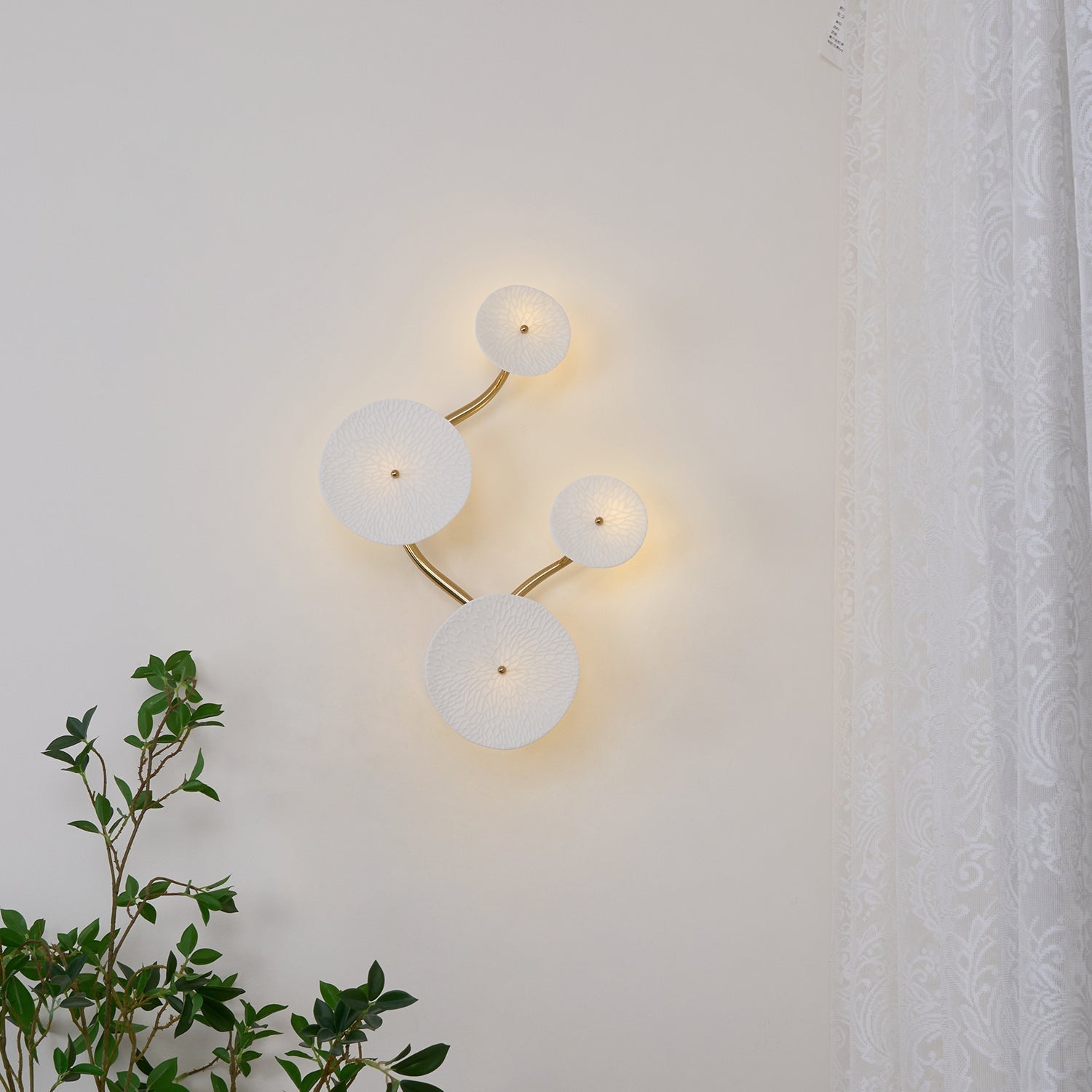 Kaivo Lotus Petal Wall Lamp - Neutralighting