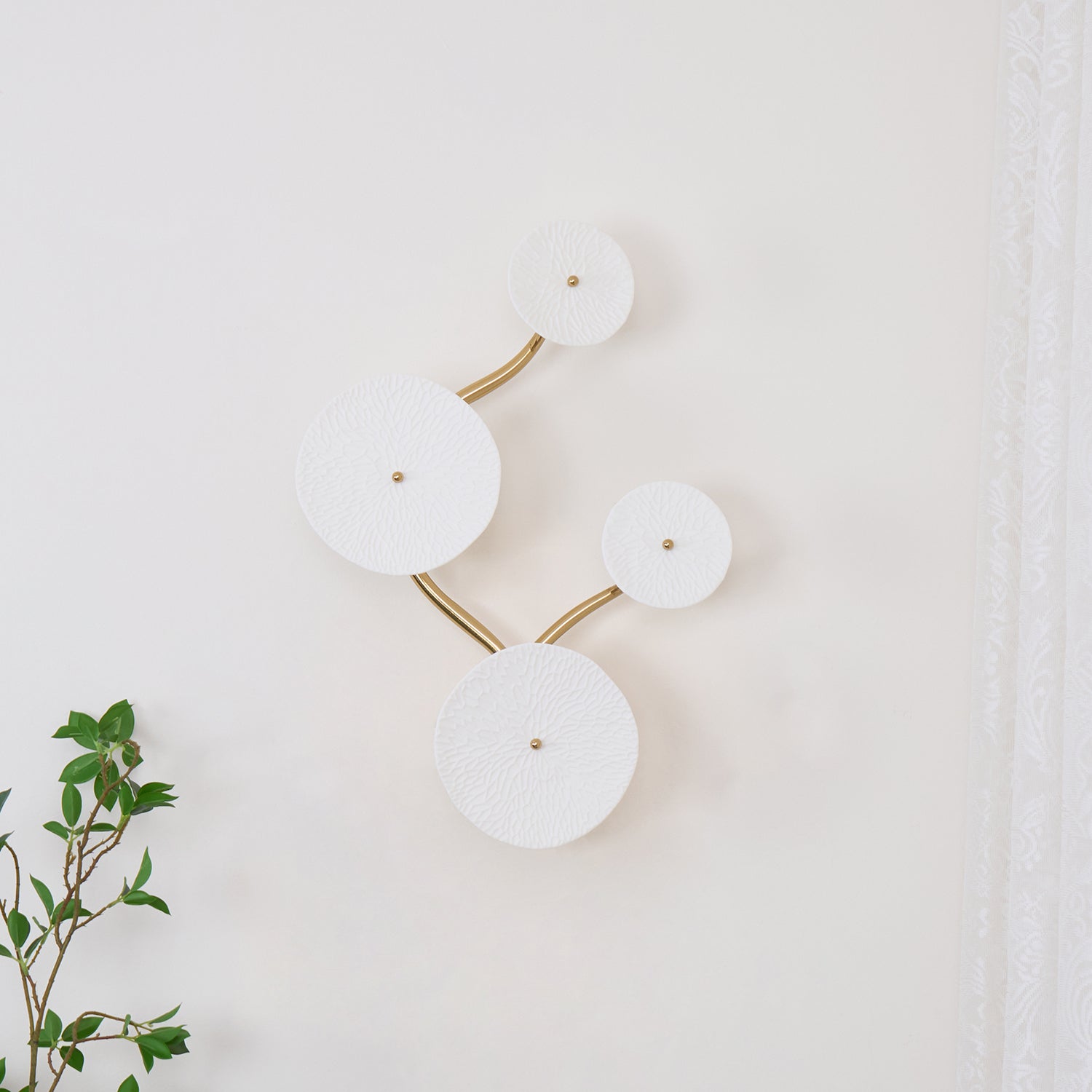 Kaivo Lotus Petal Wall Lamp - Neutralighting