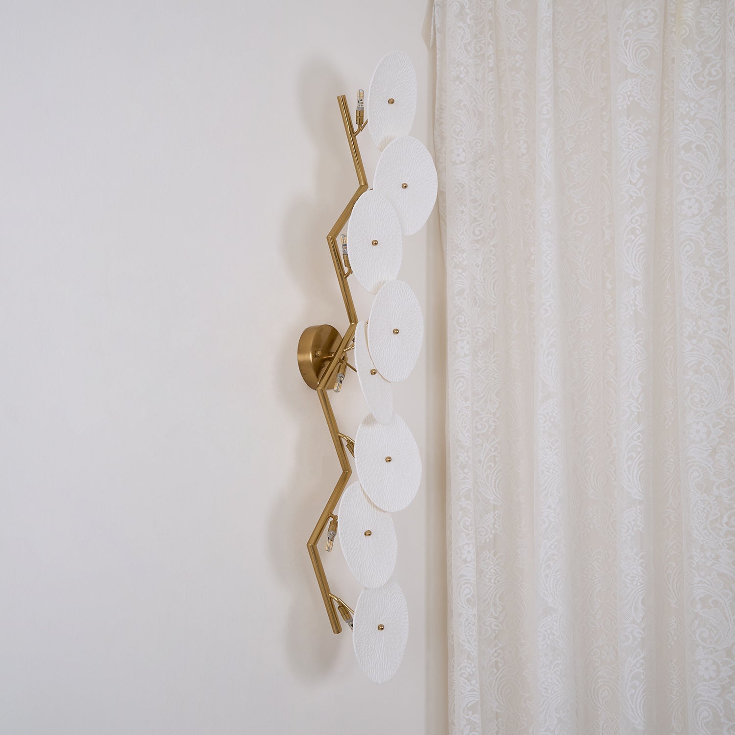 Kaivo Lotus Petal Wall Lamp - Neutralighting