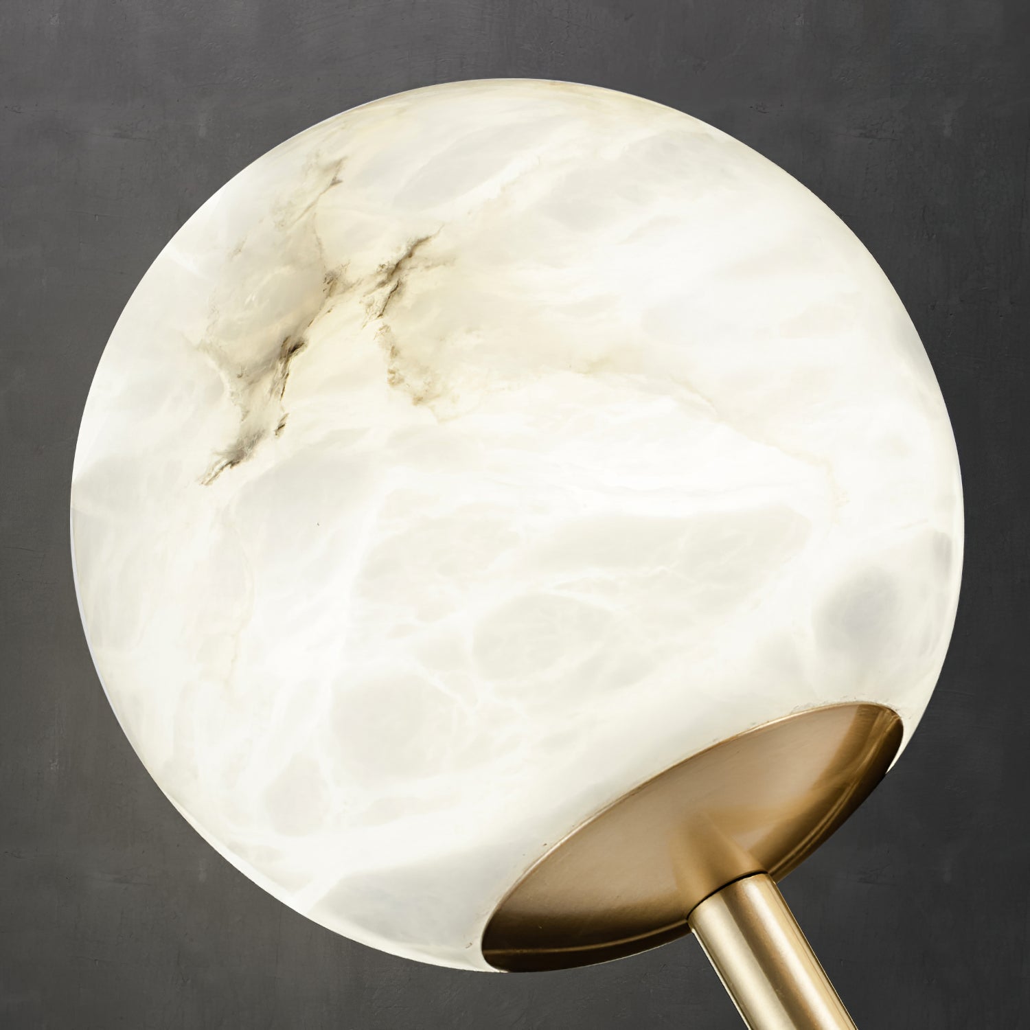 Erich Chandelier Alabaster Globe Elegance - Neutralighting