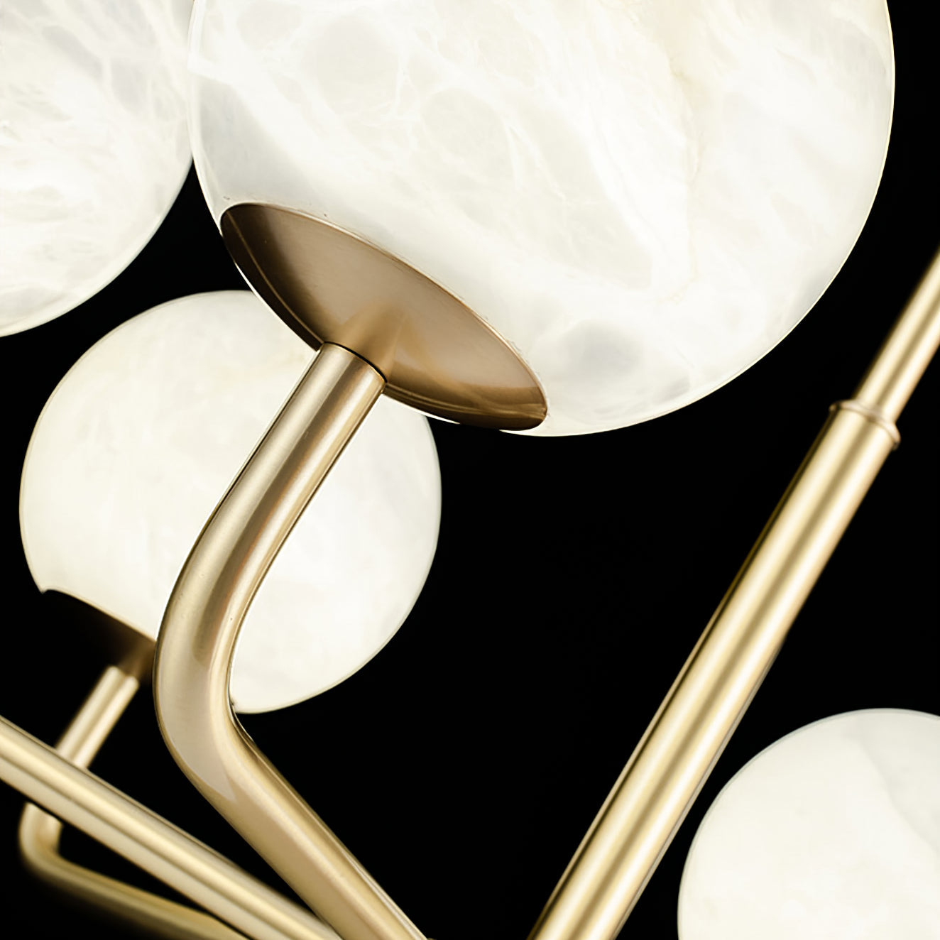 Erich Chandelier Alabaster Globe Elegance - Neutralighting