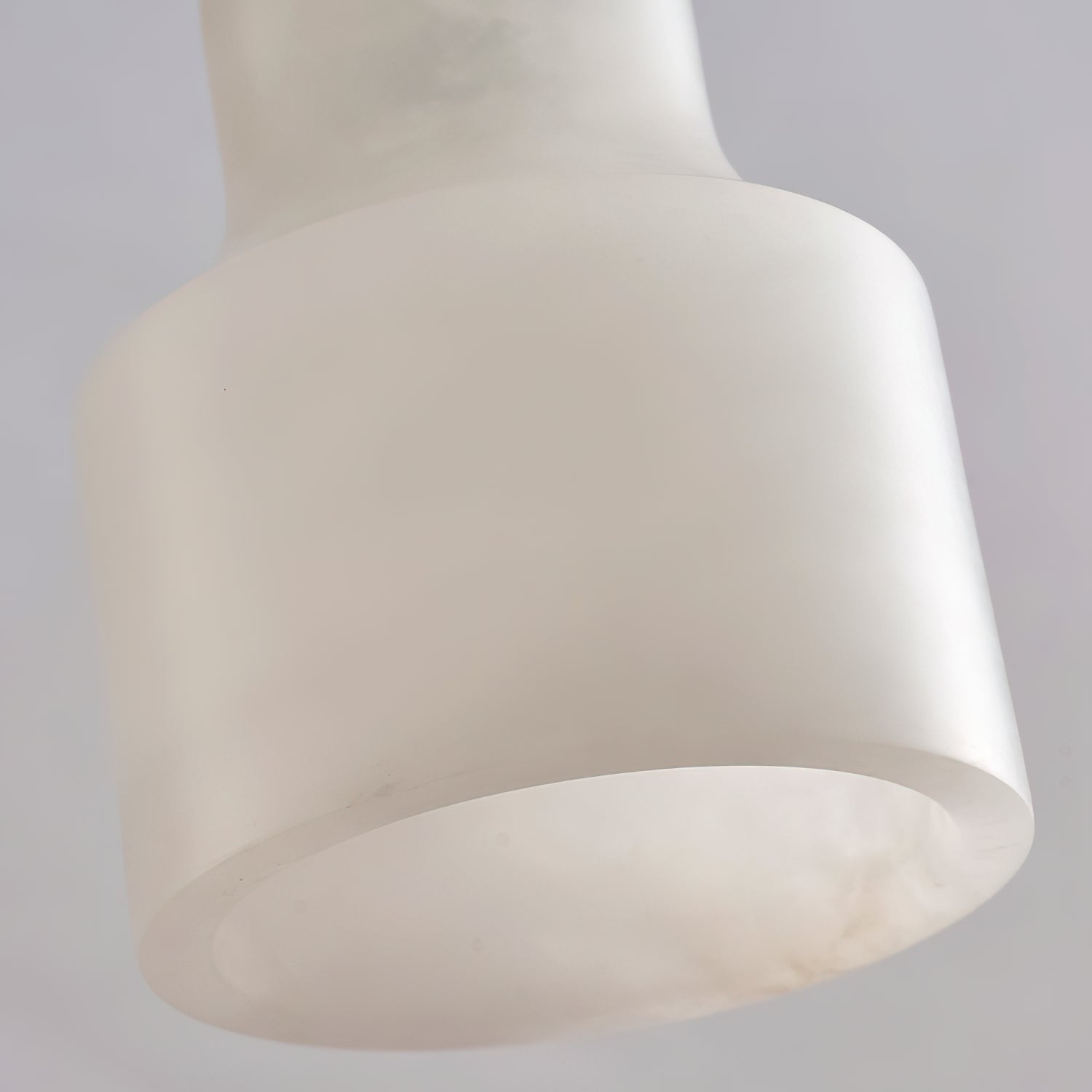 Ritta Alabaster Pendant Light Brass Luxurious - Neutralighting