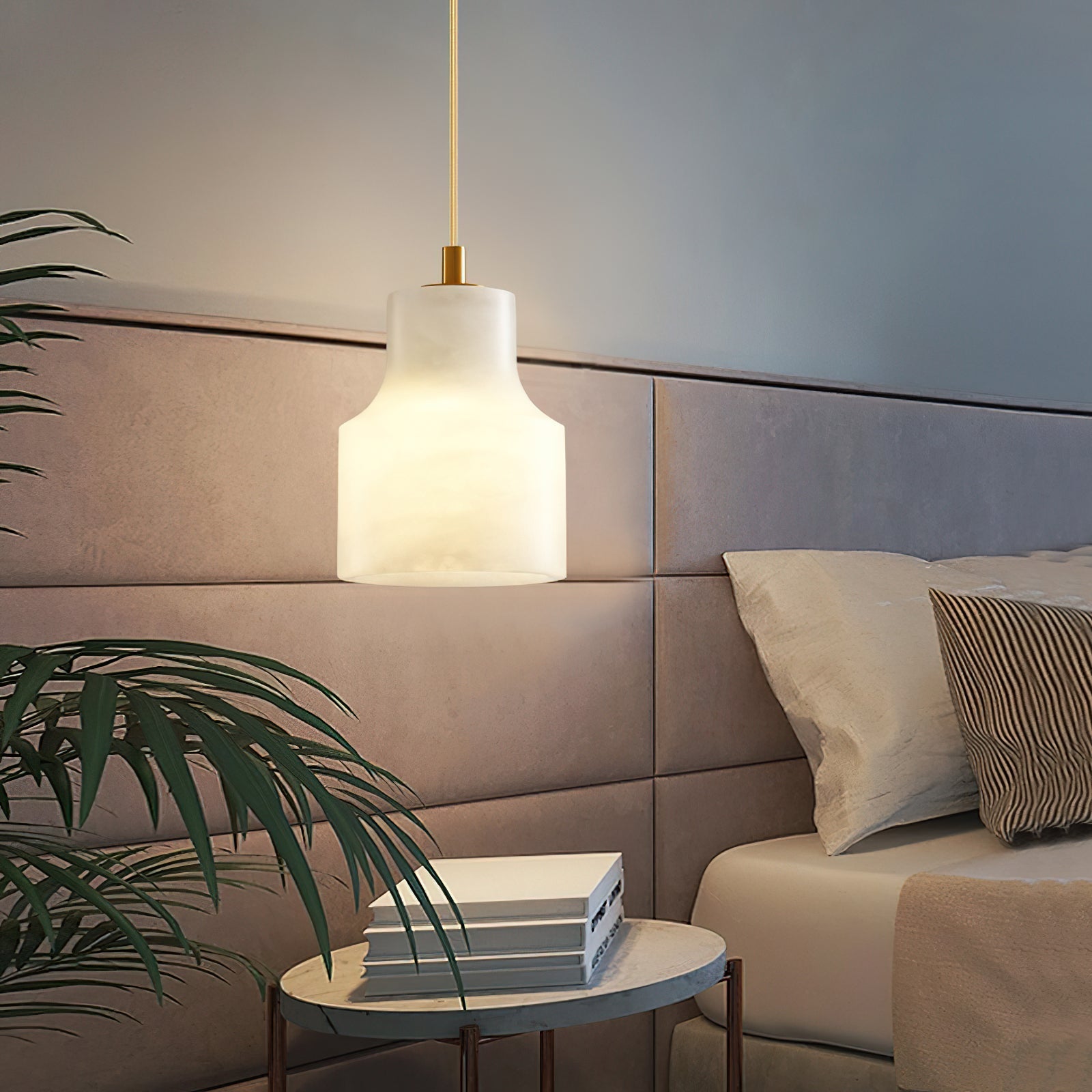 Ritta Alabaster Pendant Light Brass Luxurious - Neutralighting