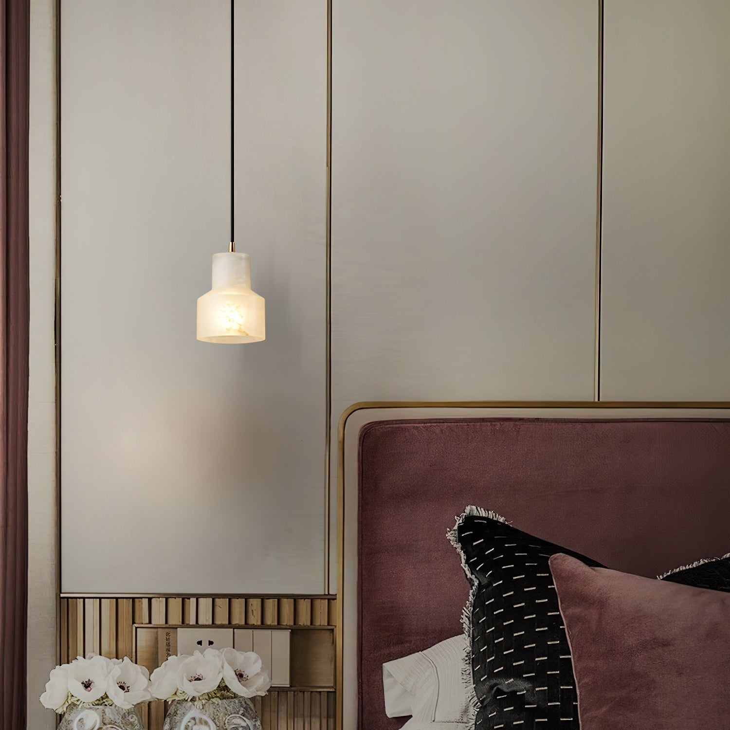Ritta Alabaster Pendant Light Brass Luxurious - Neutralighting