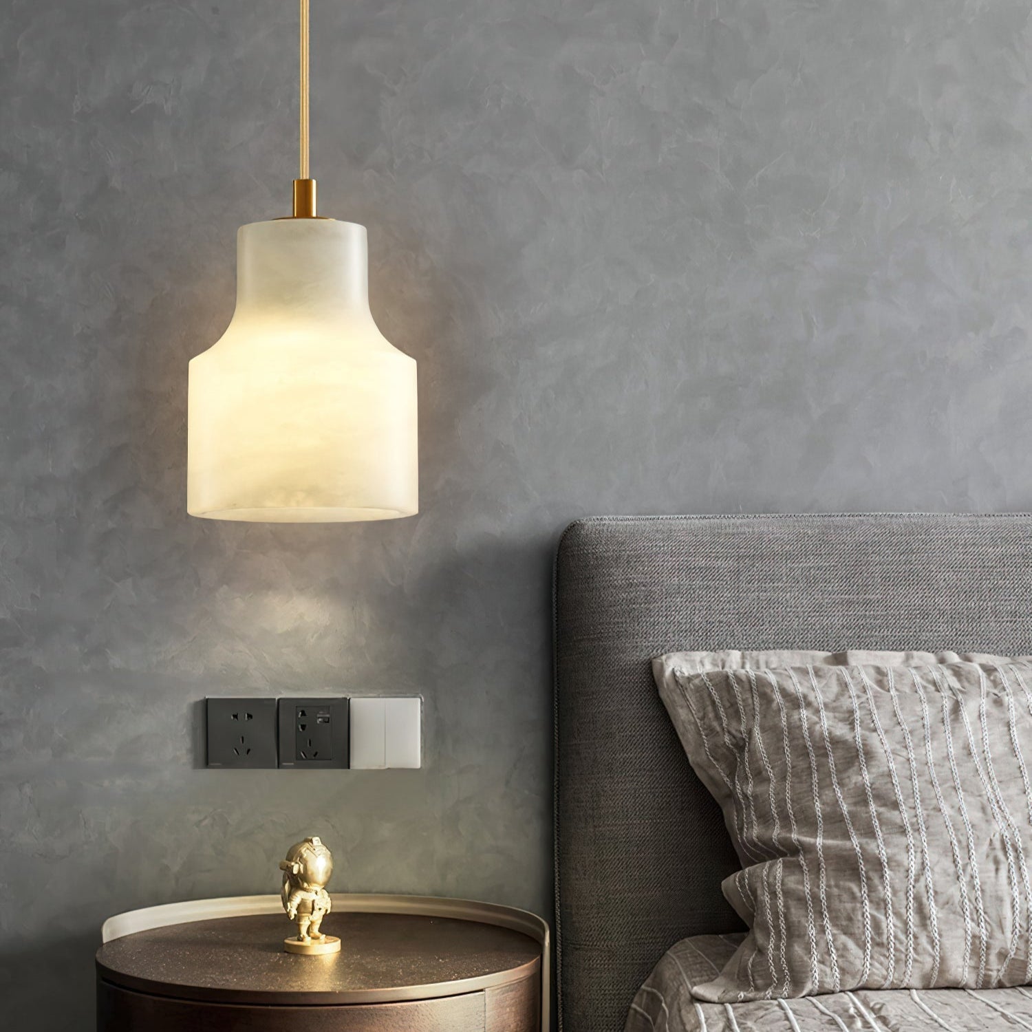 Ritta Alabaster Pendant Light Brass Luxurious - Neutralighting