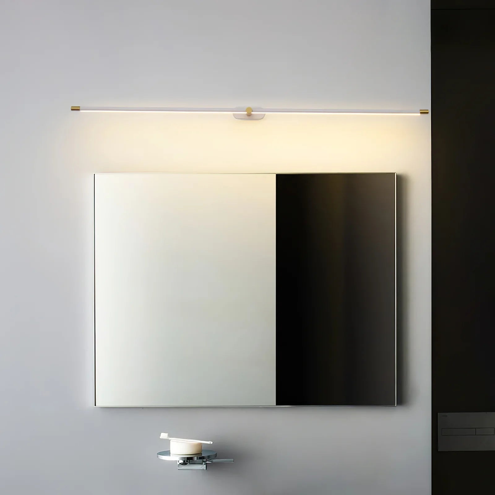 Ivox Minimalist Linear Wall Lamp Gold&Black - Neutralighting