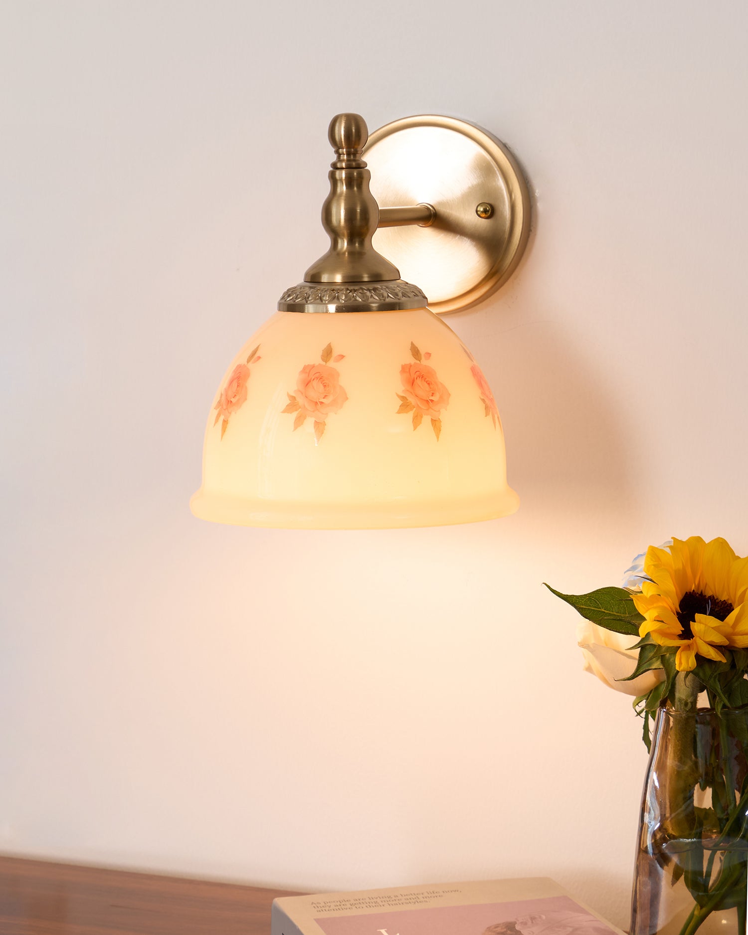 Mishya Floral Wall Lamp - Neutralighting