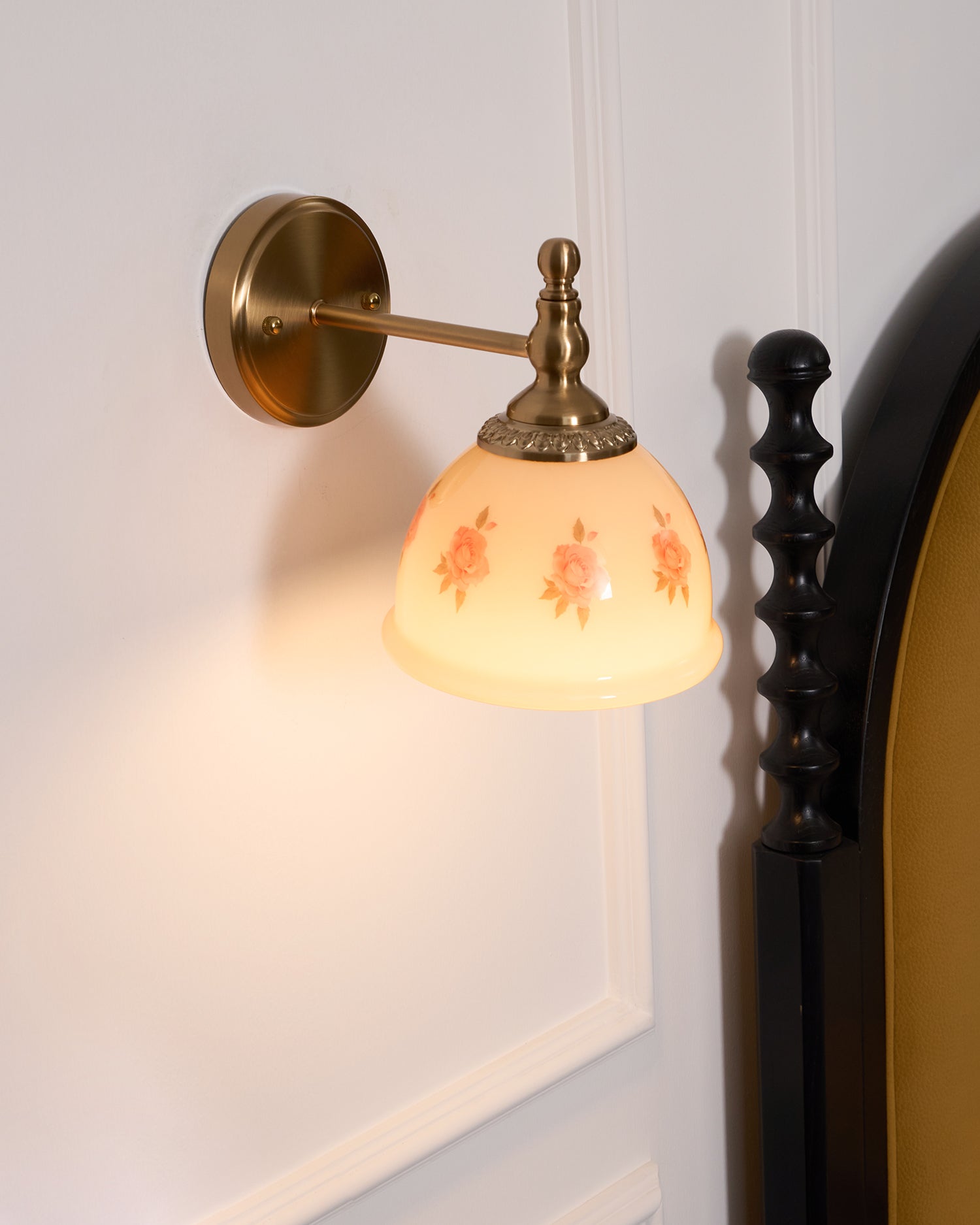 Mishya Floral Wall Lamp - Neutralighting
