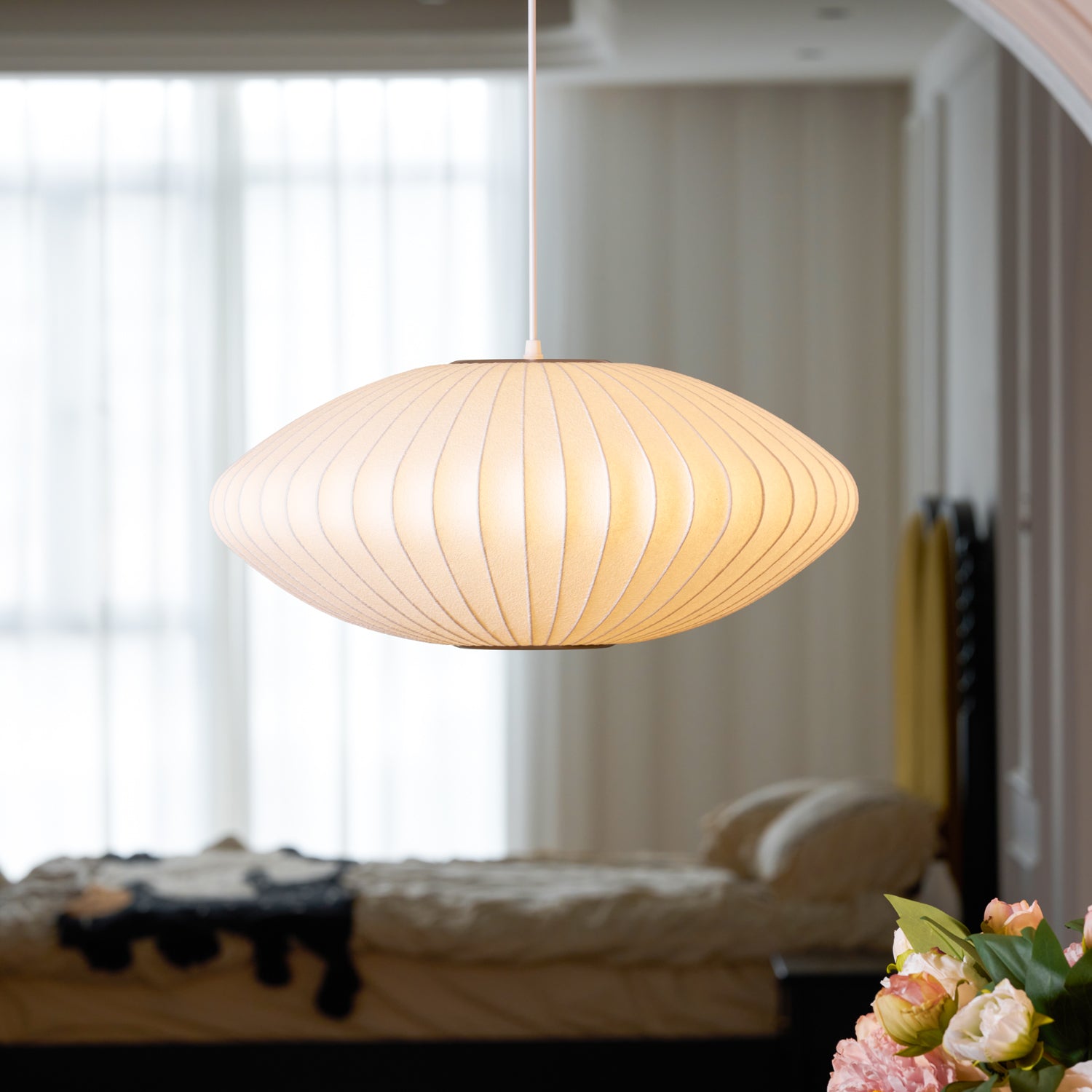 Alvaris White Modern Pendant Light - Neutralighting