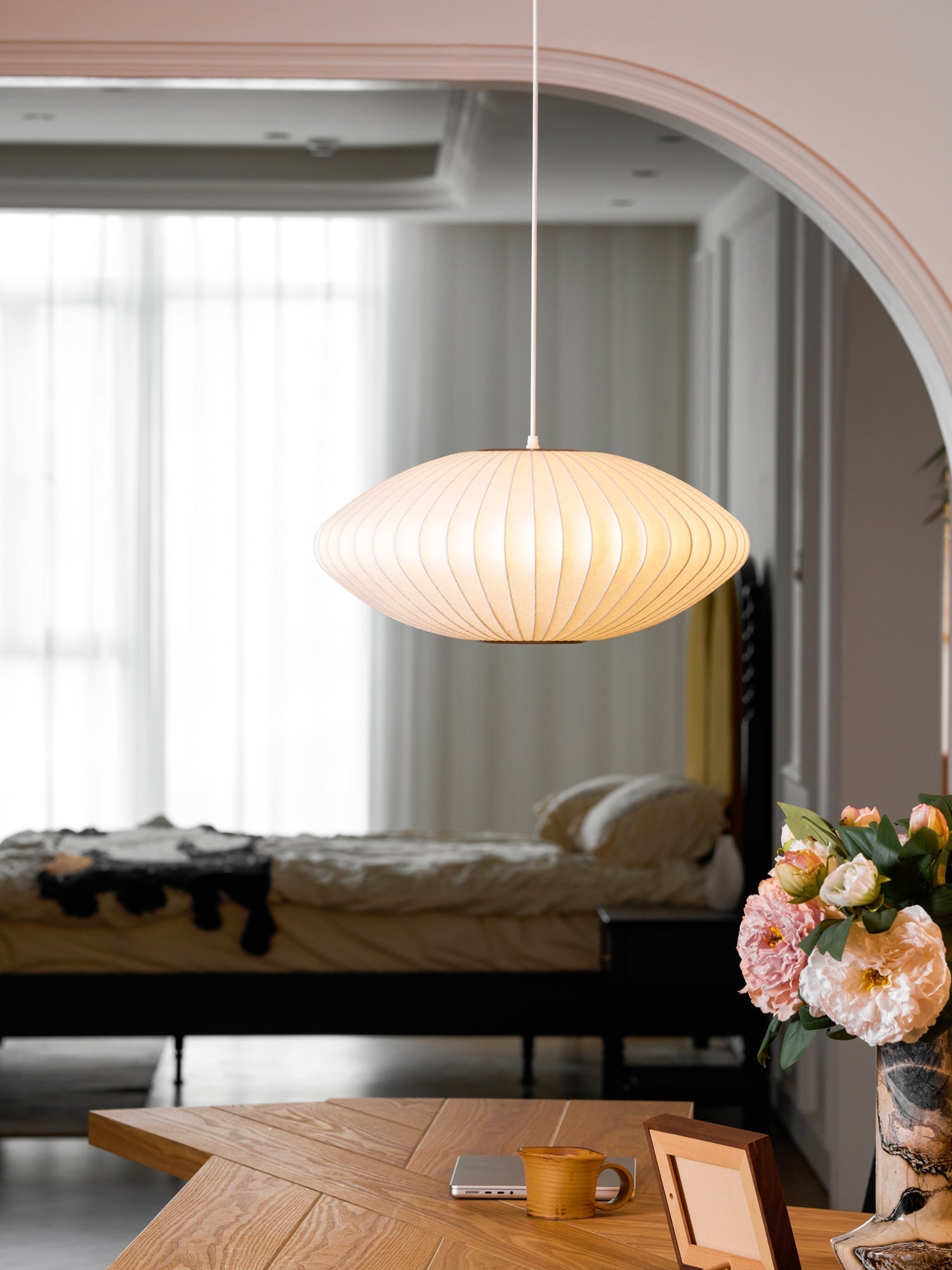 Alvaris White Modern Pendant Light - Neutralighting
