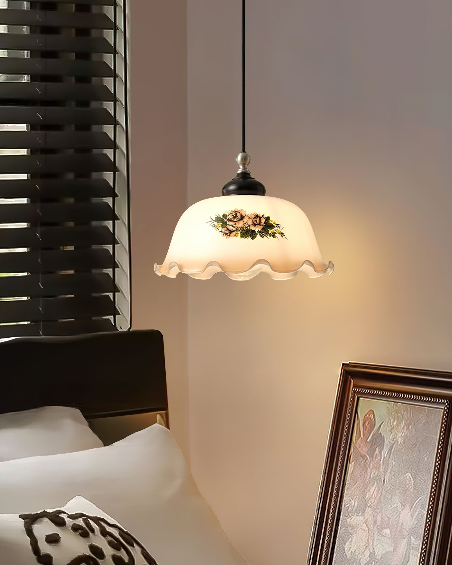 Belvia Vintage Floral Glass Pendant Light - Neutralighting
