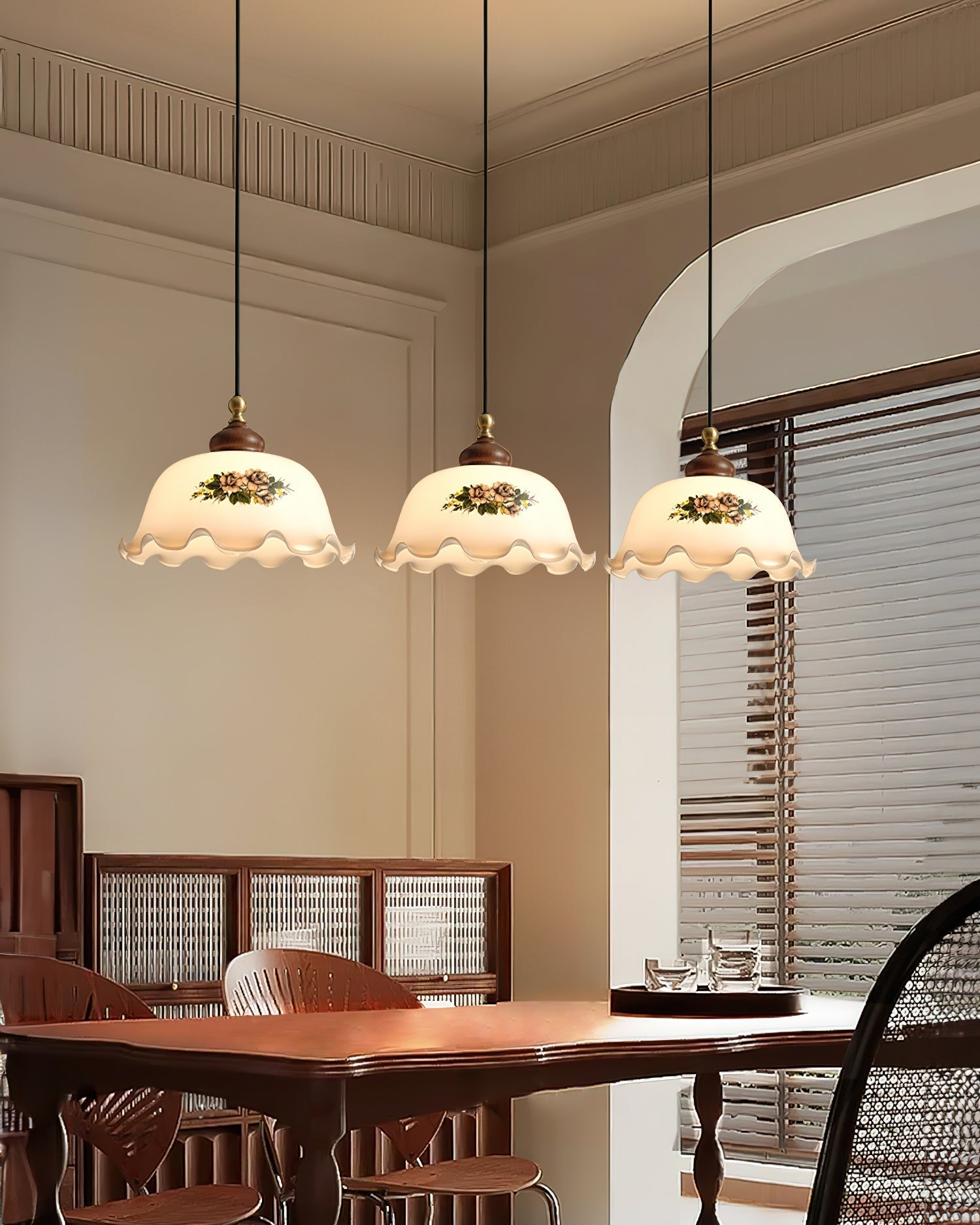 Belvia Vintage Floral Glass Pendant Light - Neutralighting