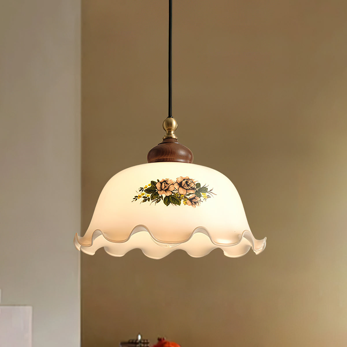Belvia Vintage Floral Glass Pendant Light - Neutralighting