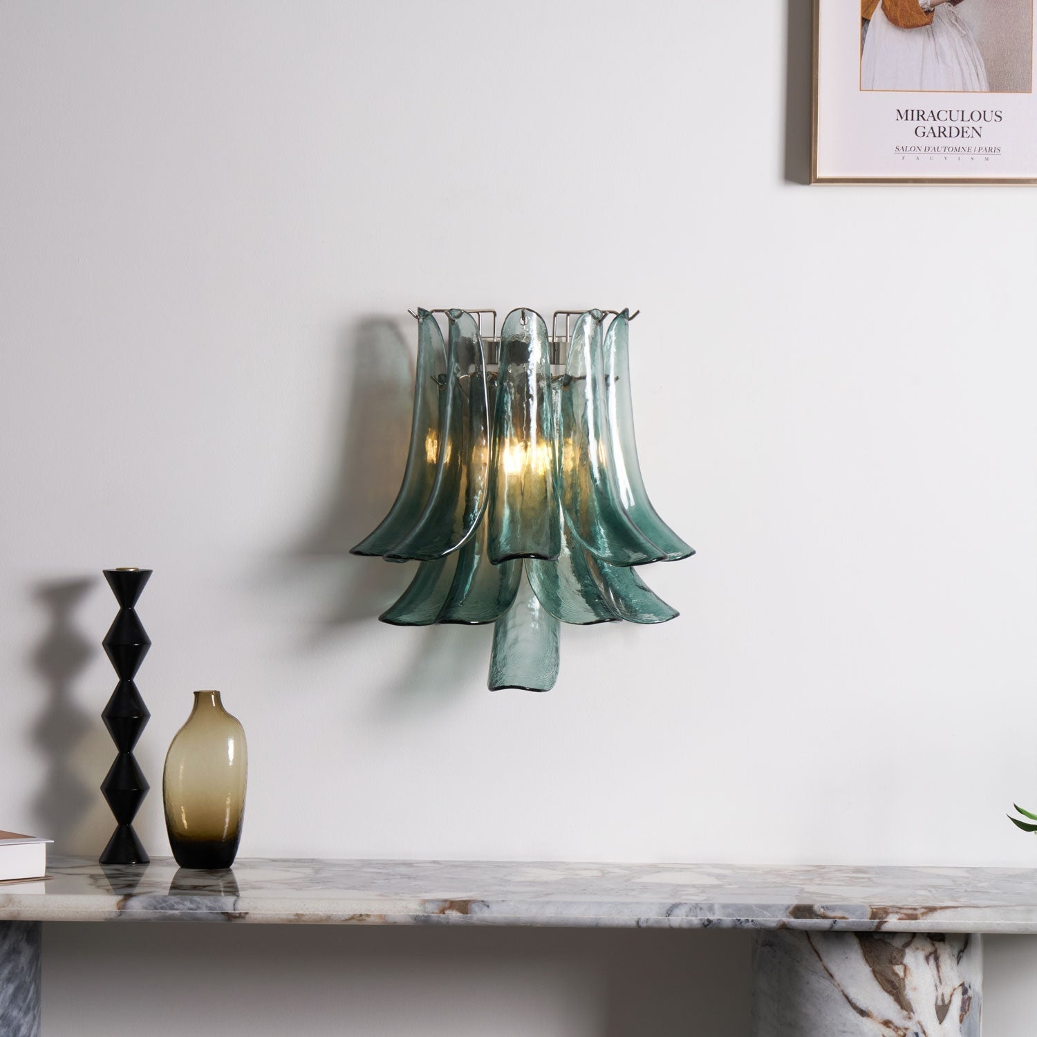 Aurora Wall Light Petal Shaped Glass Vintage Artistic - Neutralighting