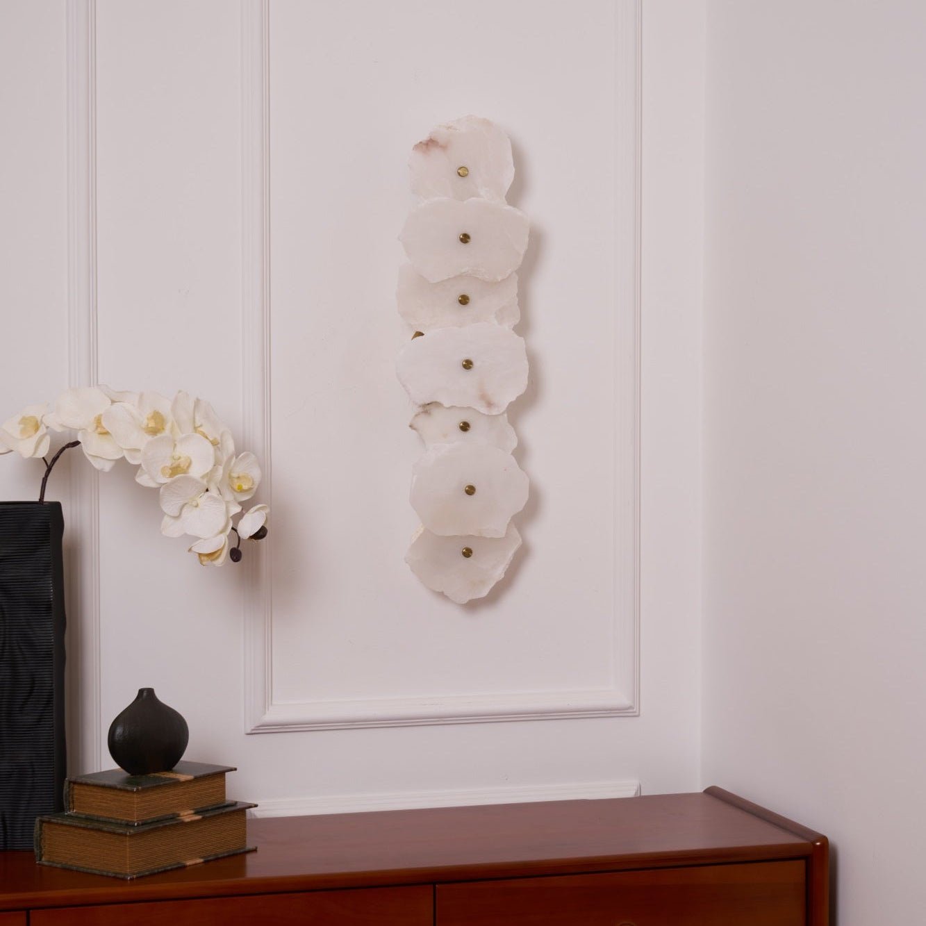 Cevra Alabaster Flower Wall Lamp - Neutralighting