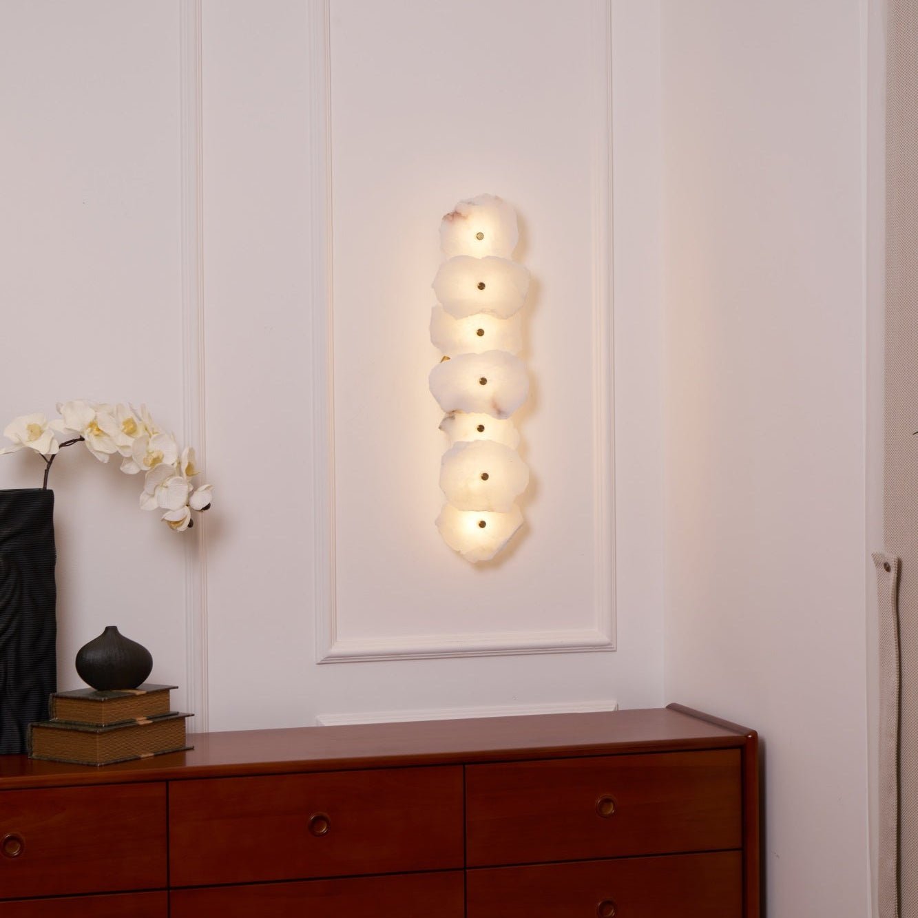 Cevra Alabaster Flower Wall Lamp - Neutralighting