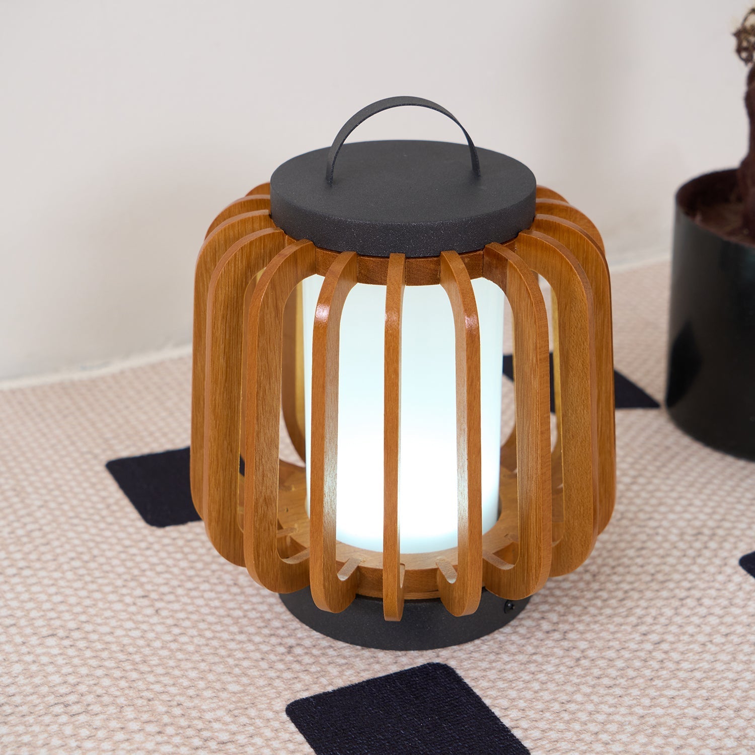 Ray Portable Lantern Outdoor Light - Neutralighting