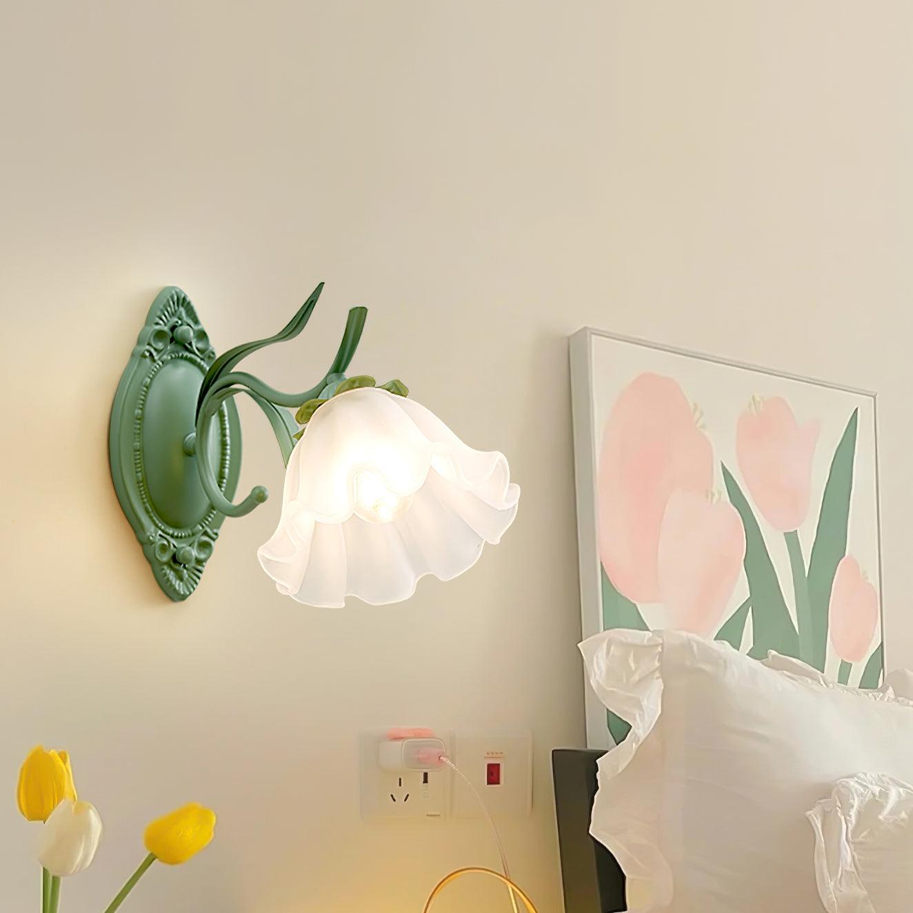 Wall Lamp Vintage Floral Glass Shade for Bedroom and Living Room - Neutralighting