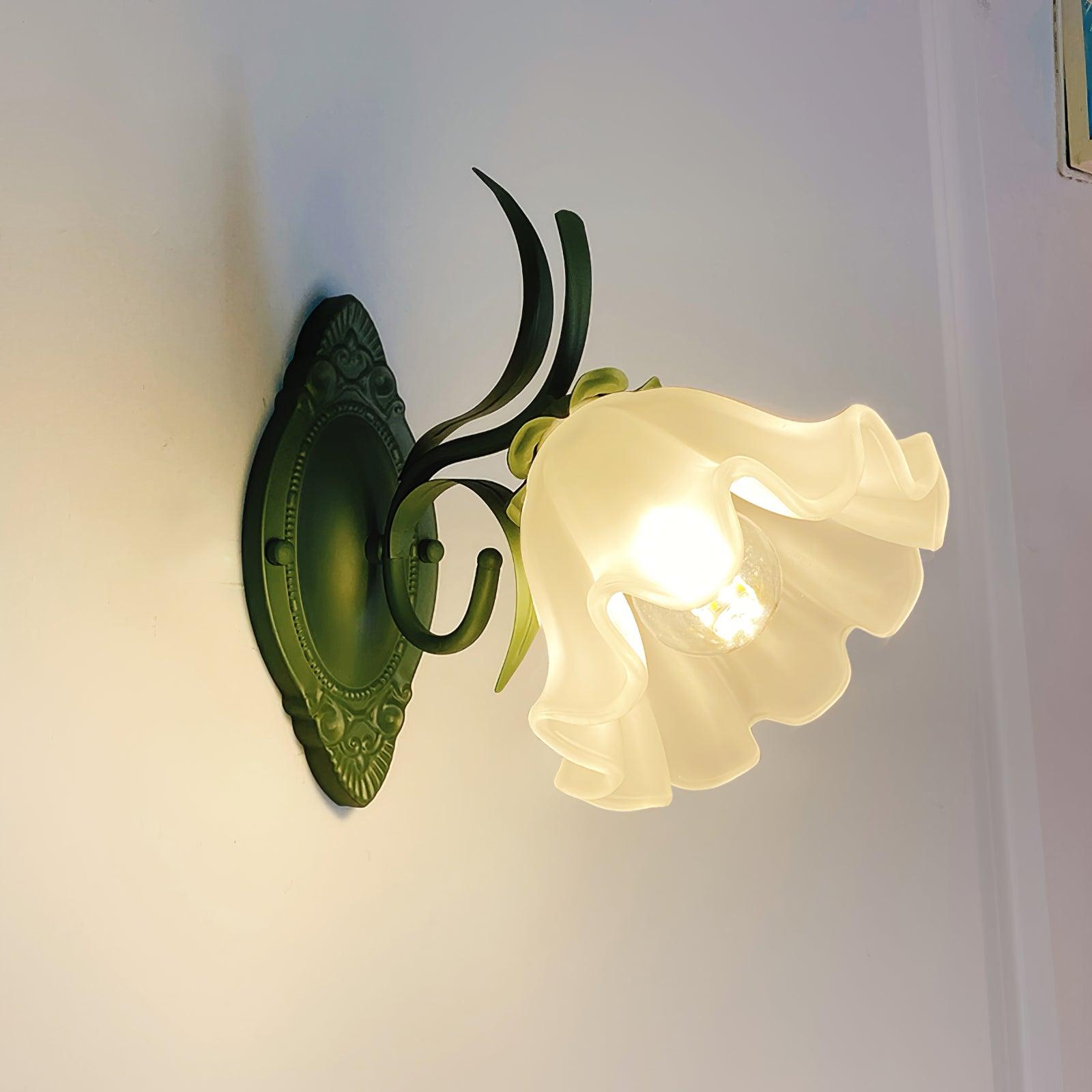 Wall Lamp Vintage Floral Glass Shade for Bedroom and Living Room - Neutralighting