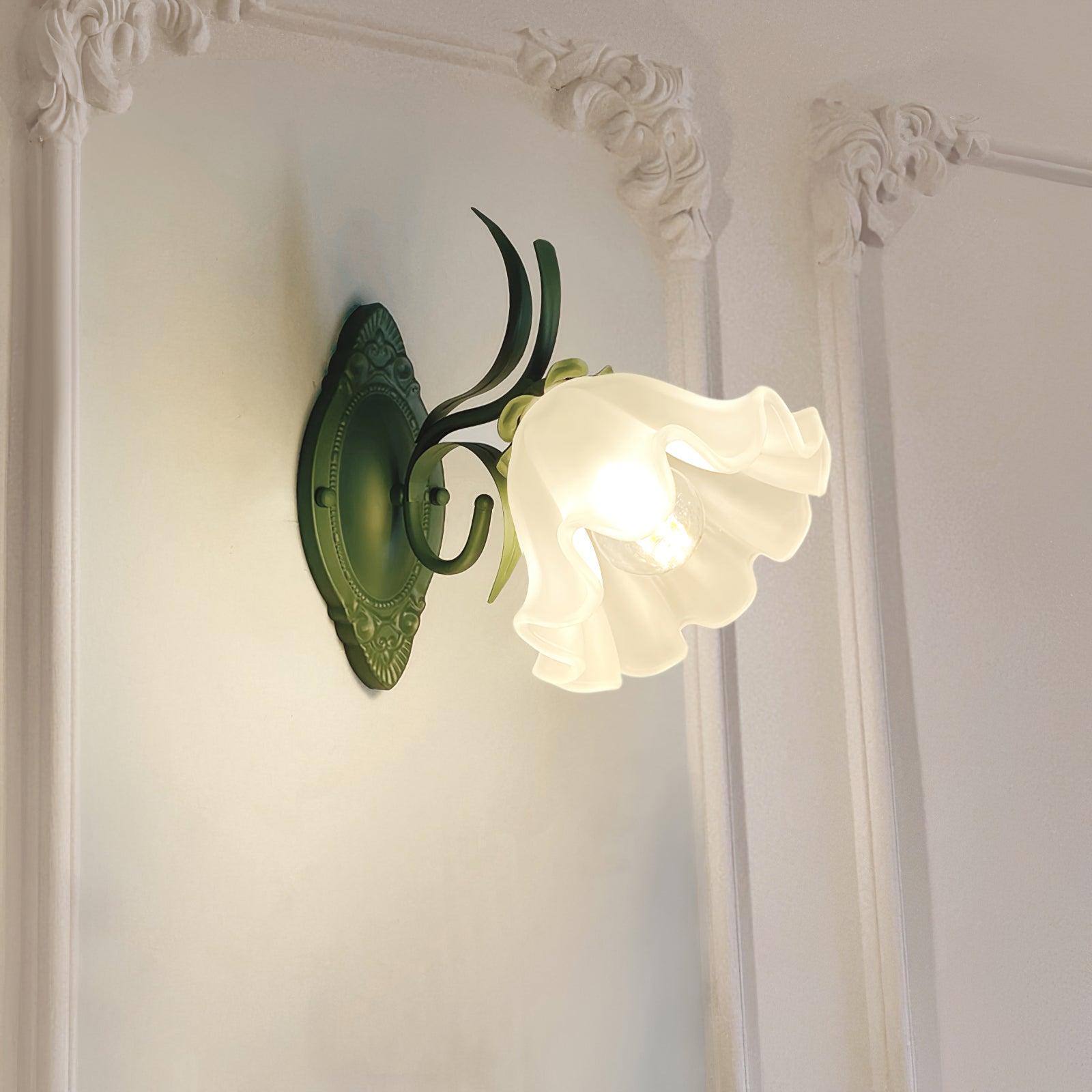 Wall Lamp Vintage Floral Glass Shade for Bedroom and Living Room - Neutralighting