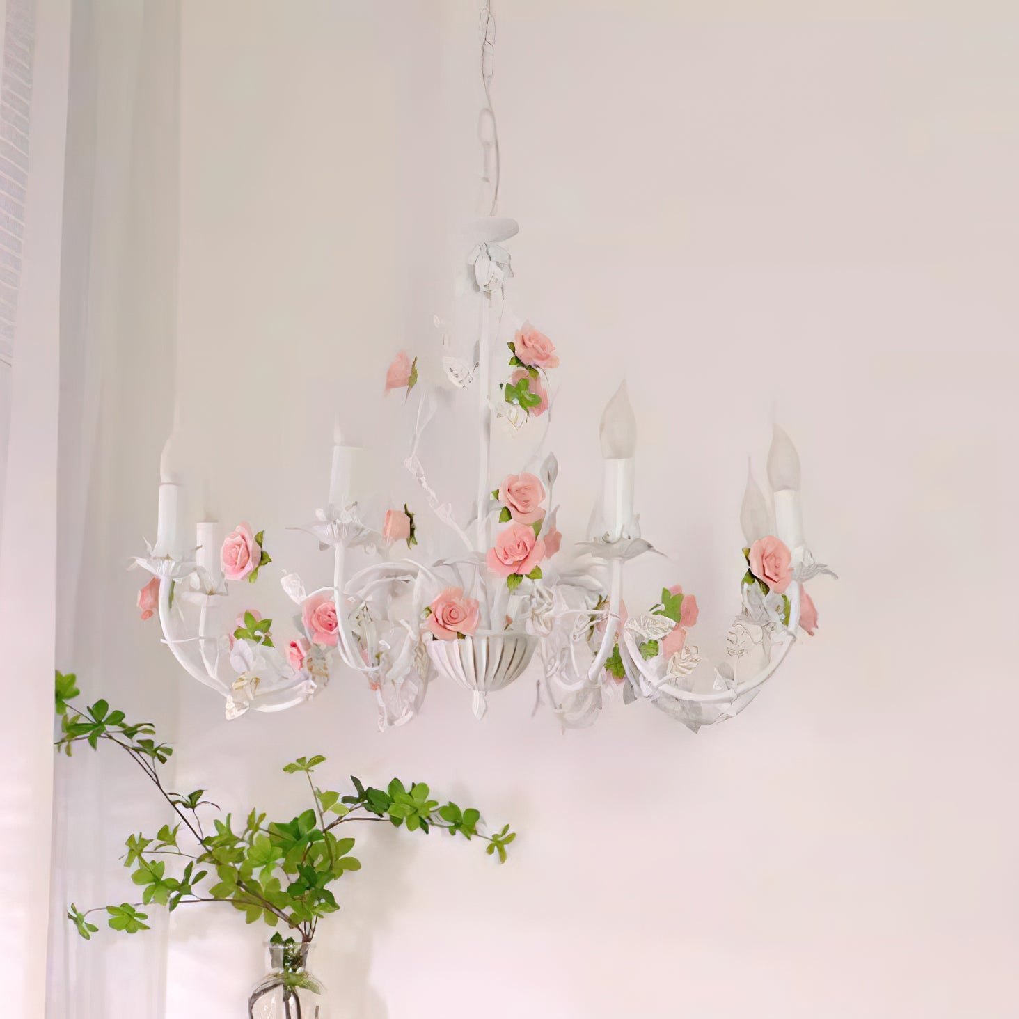 Evelisse Vintage White Chandelier - Neutralighting