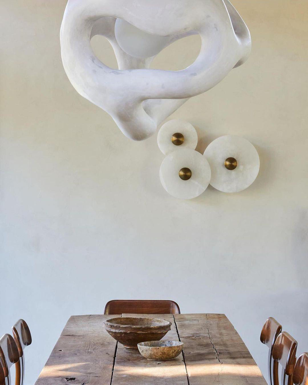 Round Wall Lamp Alabaster Fluted Brass - Neutralighting