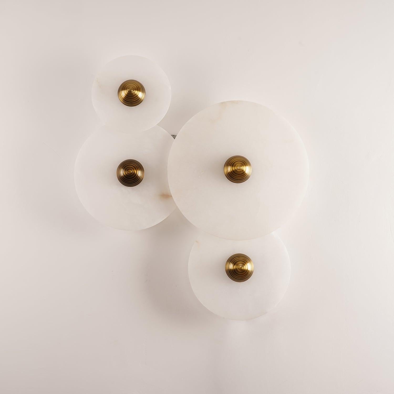 Round Wall Lamp Alabaster Fluted Brass - Neutralighting