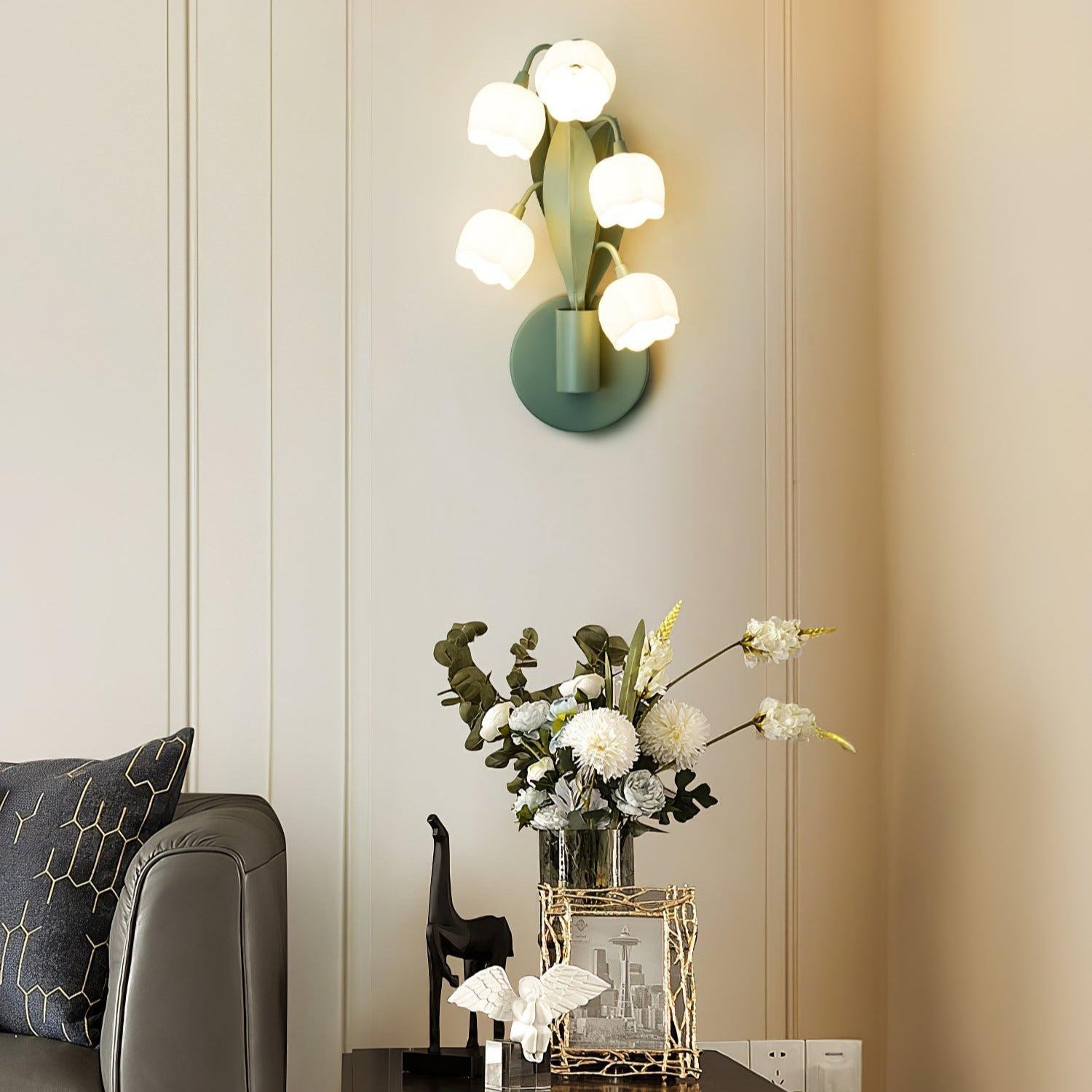 Aelis Natural Orchid Indoor Wall Lamp - Neutralighting