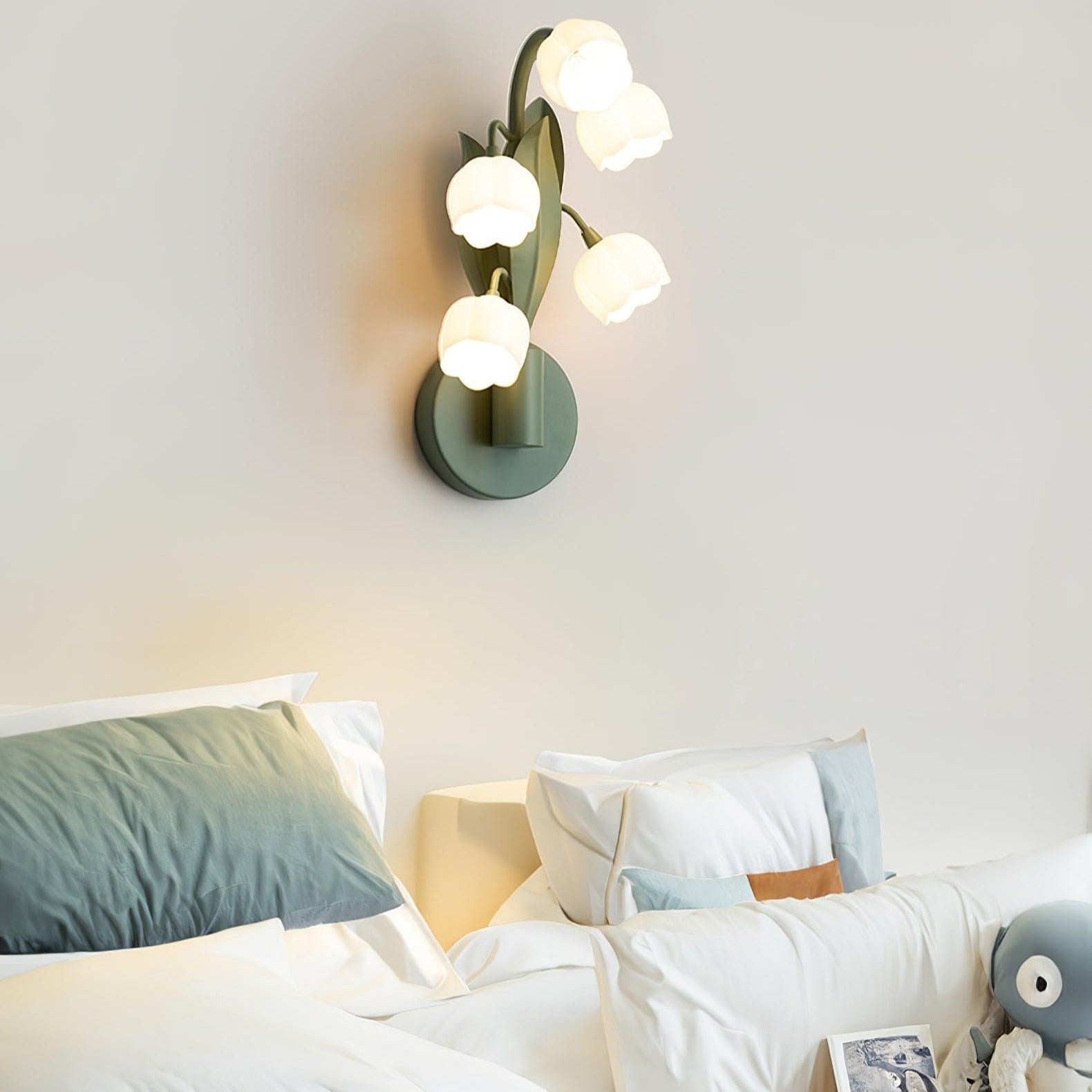 Aelis Natural Orchid Indoor Wall Lamp - Neutralighting