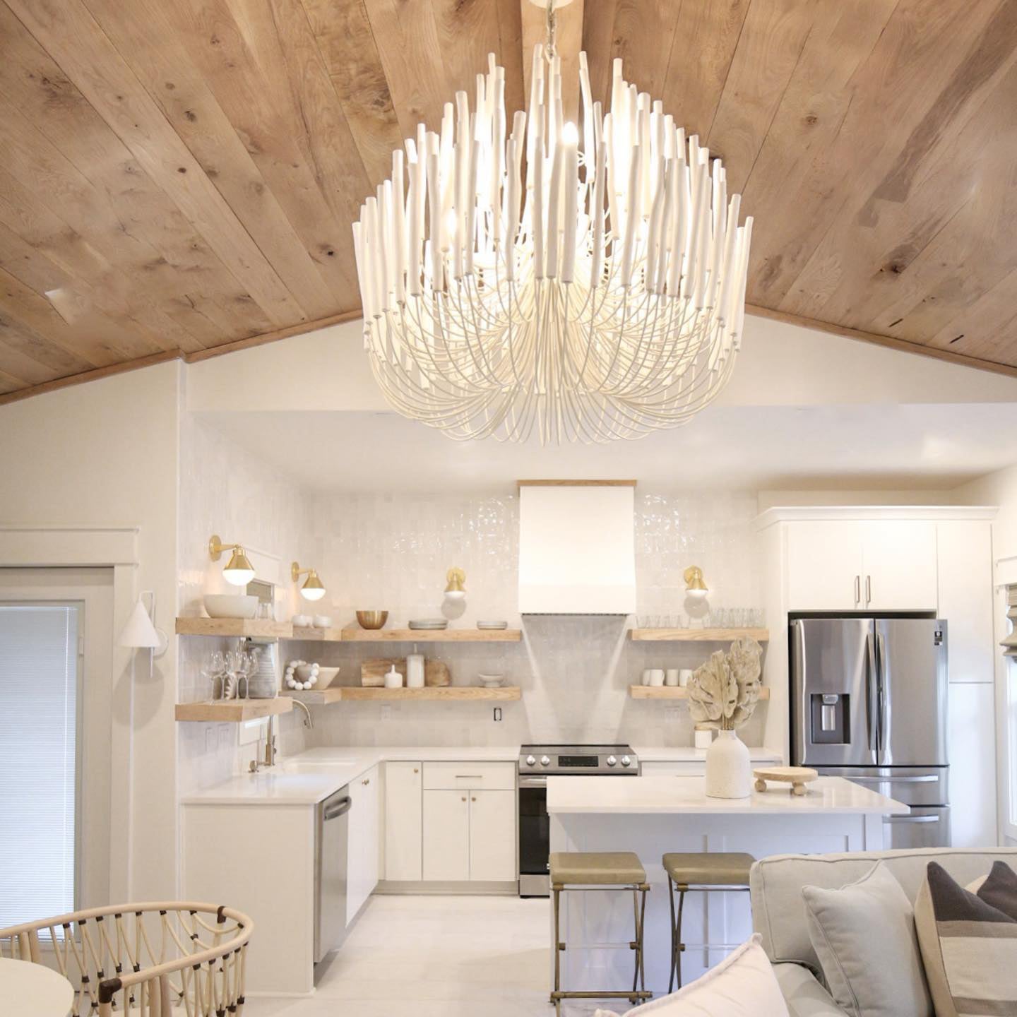 Drox Sculptural Chandeliers - Neutralighting