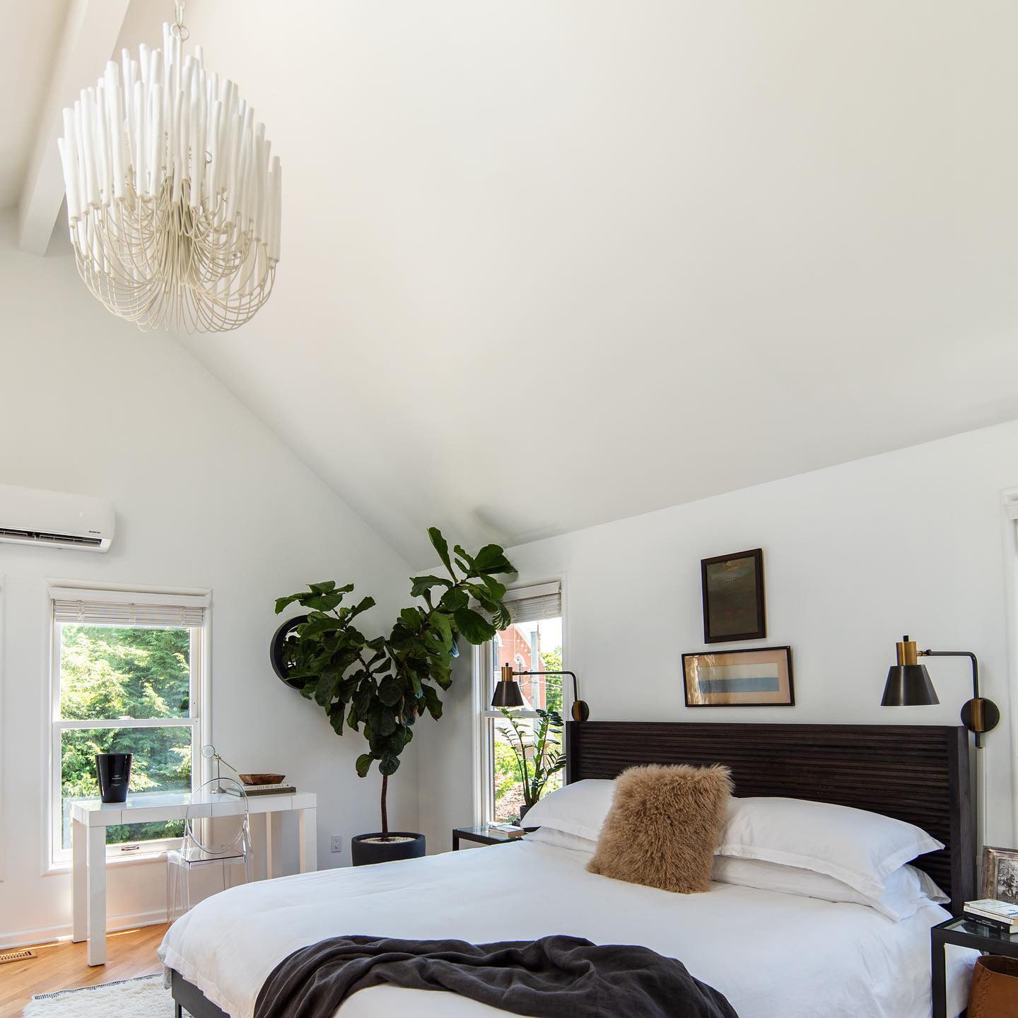 Drox Sculptural Chandeliers - Neutralighting