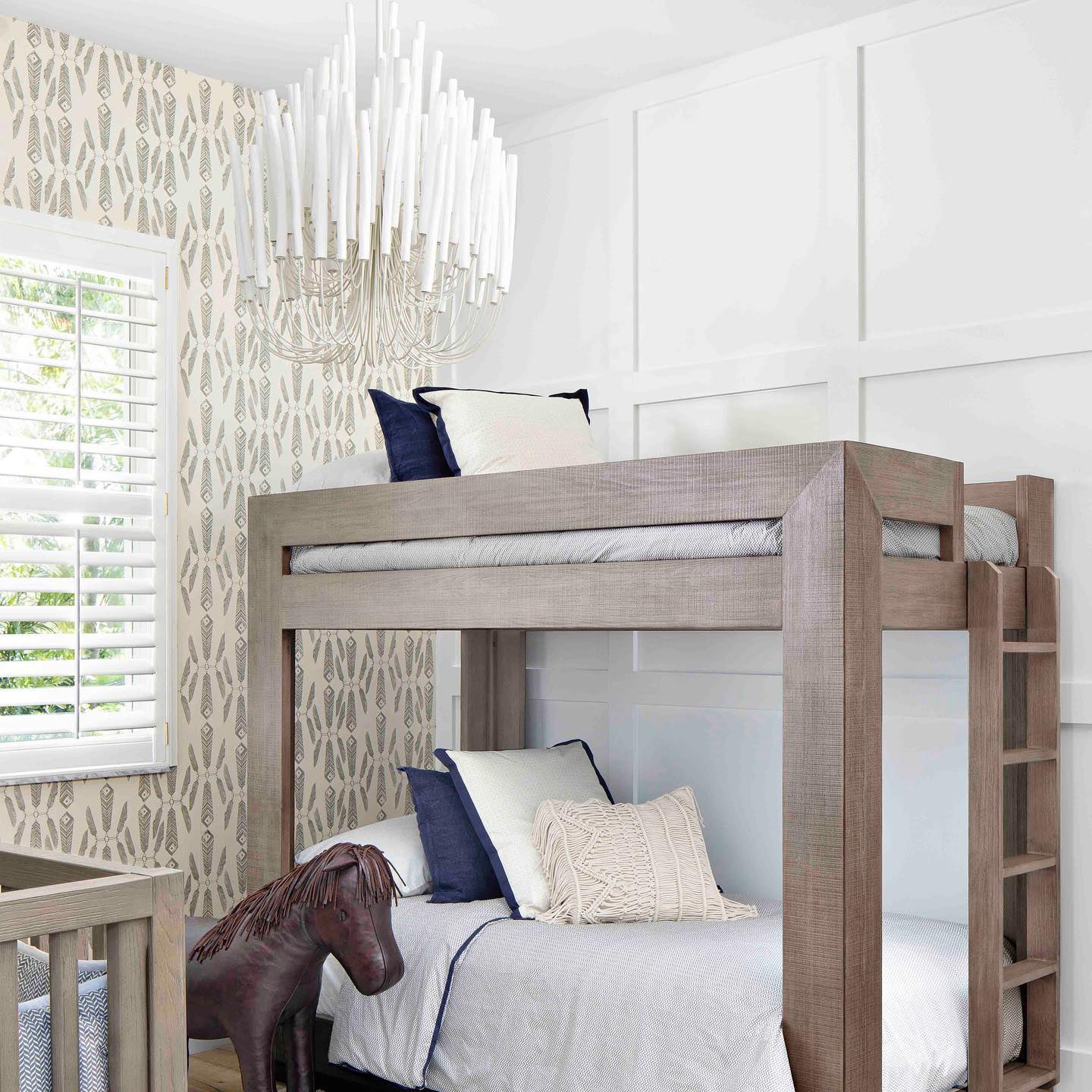 Drox Sculptural Chandeliers - Neutralighting