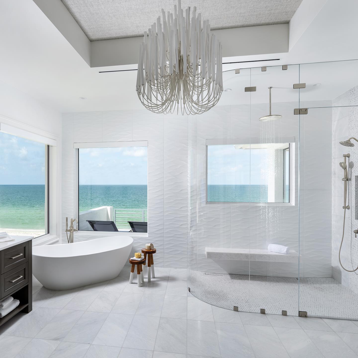 Drox Sculptural Chandeliers - Neutralighting