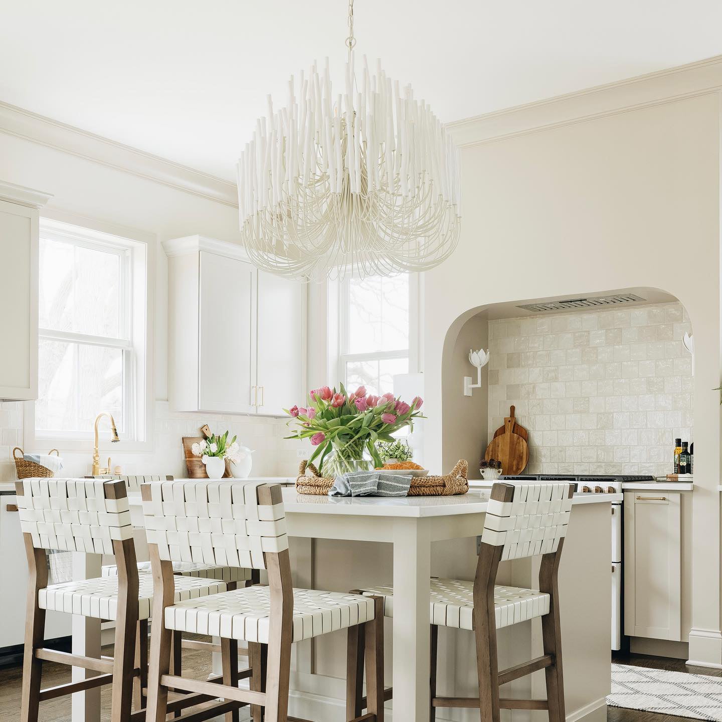 Drox Sculptural Chandeliers - Neutralighting