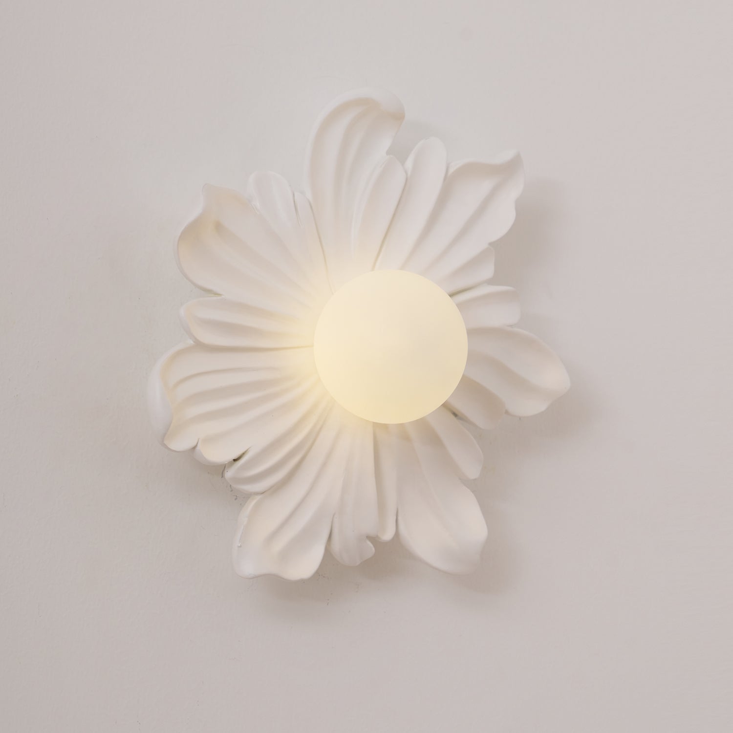 Tina Flower Wall Lamp - Neutralighting