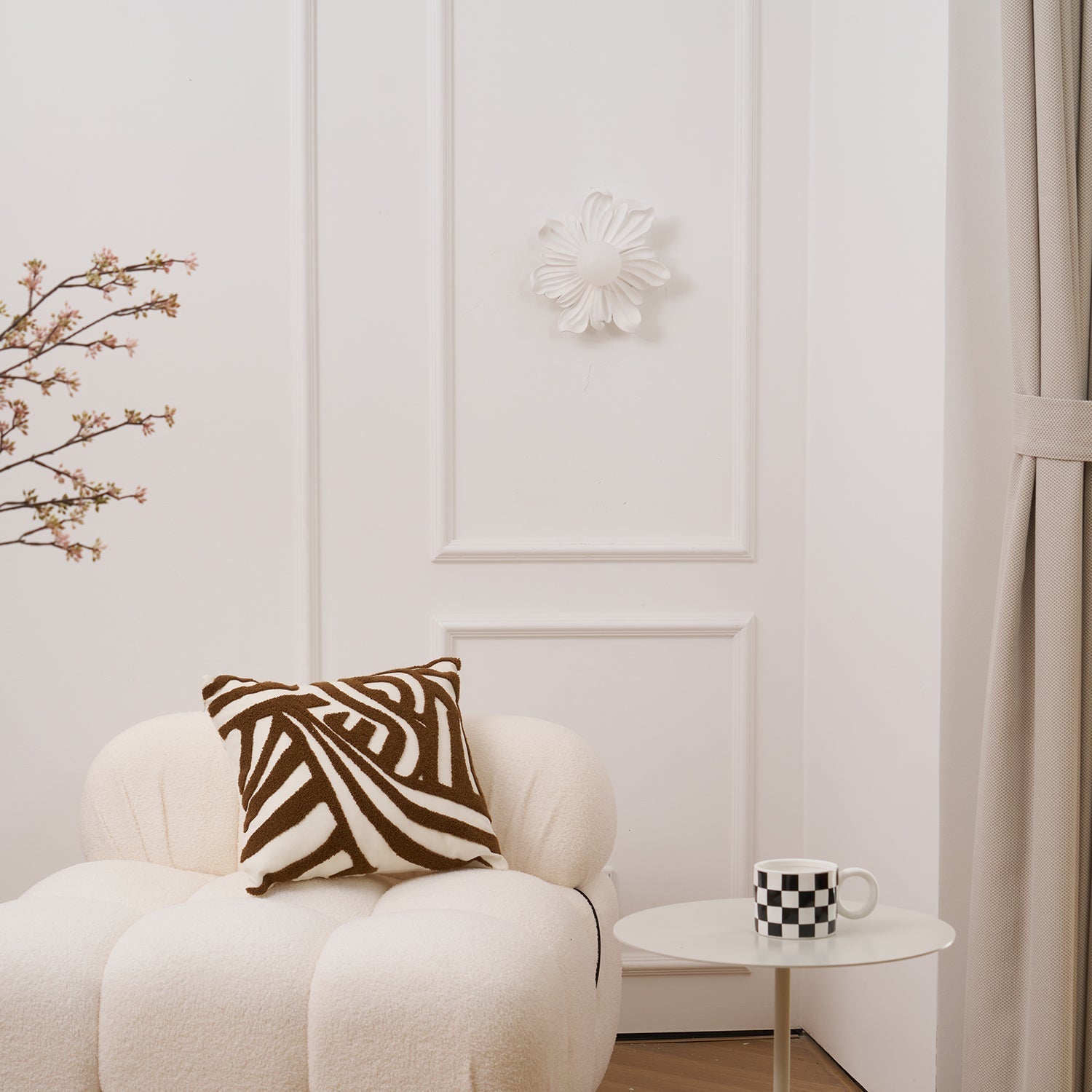 Tina Flower Wall Lamp - Neutralighting