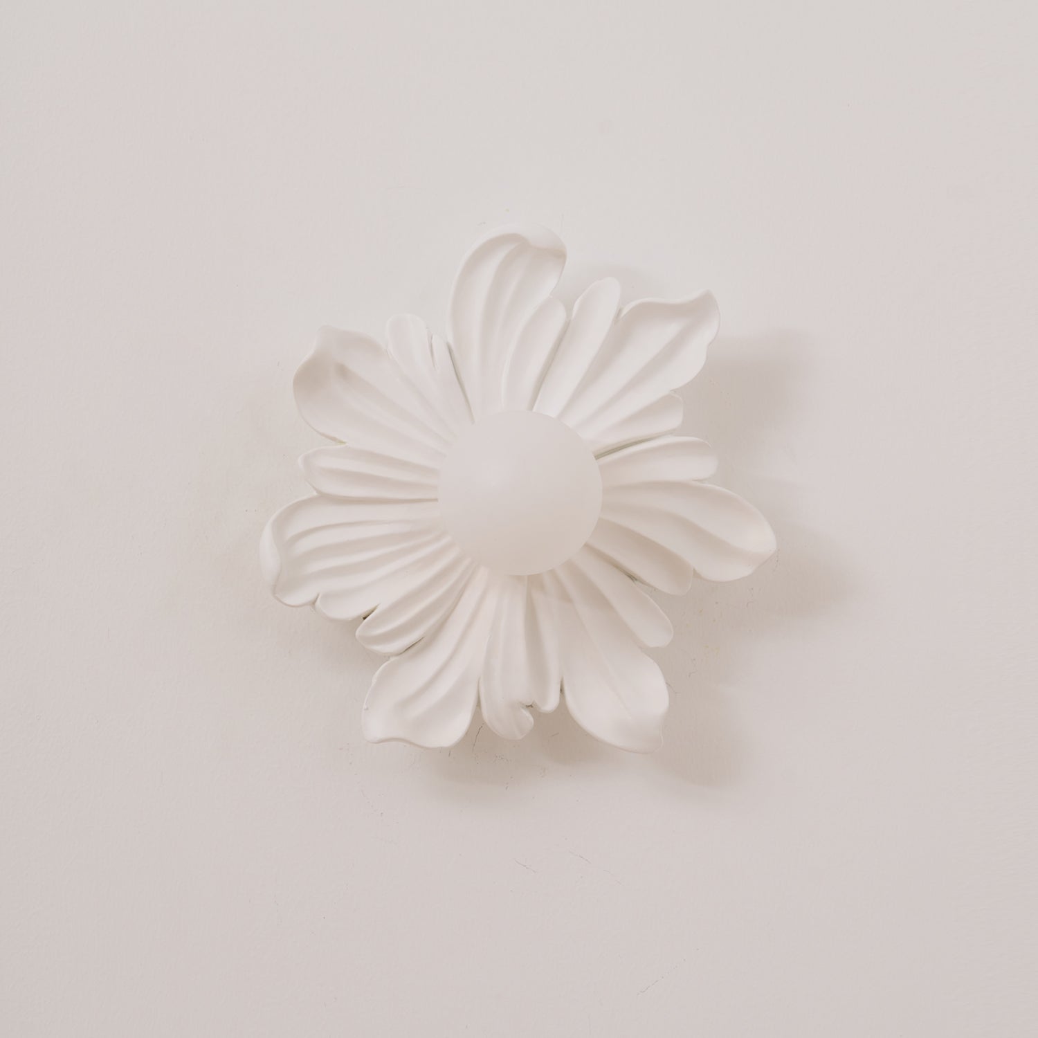 Tina Flower Wall Lamp - Neutralighting