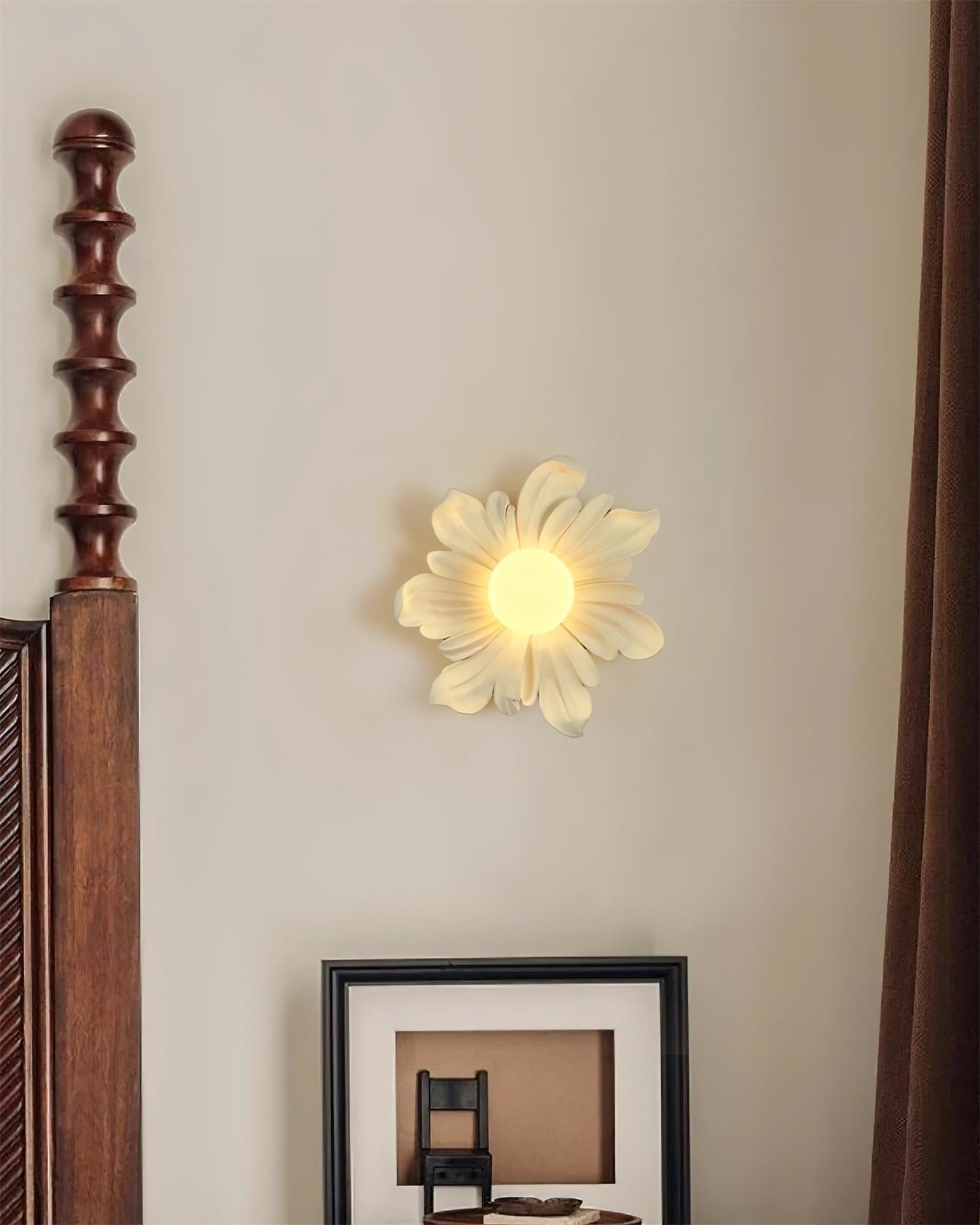Tina Flower Wall Lamp - Neutralighting