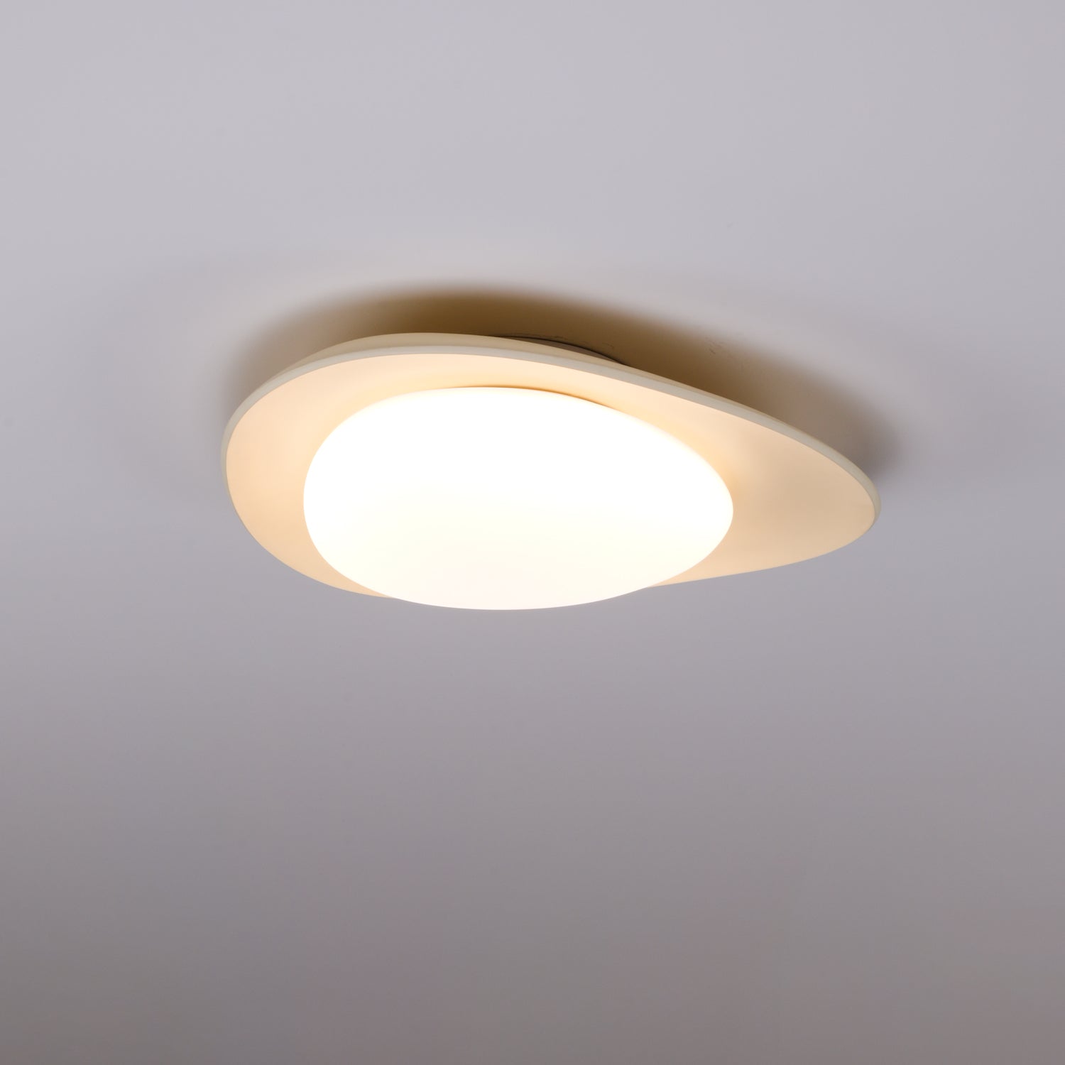 Blex Ceiling Lamp Green&Beige Pebble Shape - Neutralighting