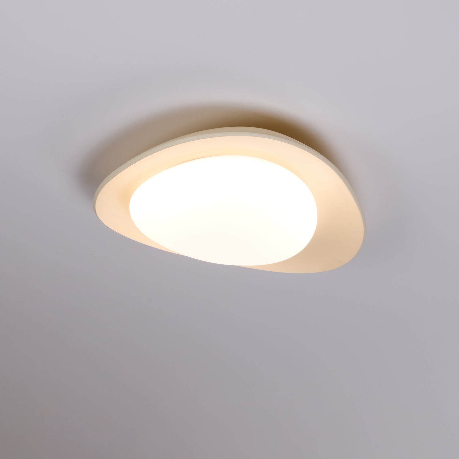 Blex Ceiling Lamp Green&Beige Pebble Shape - Neutralighting