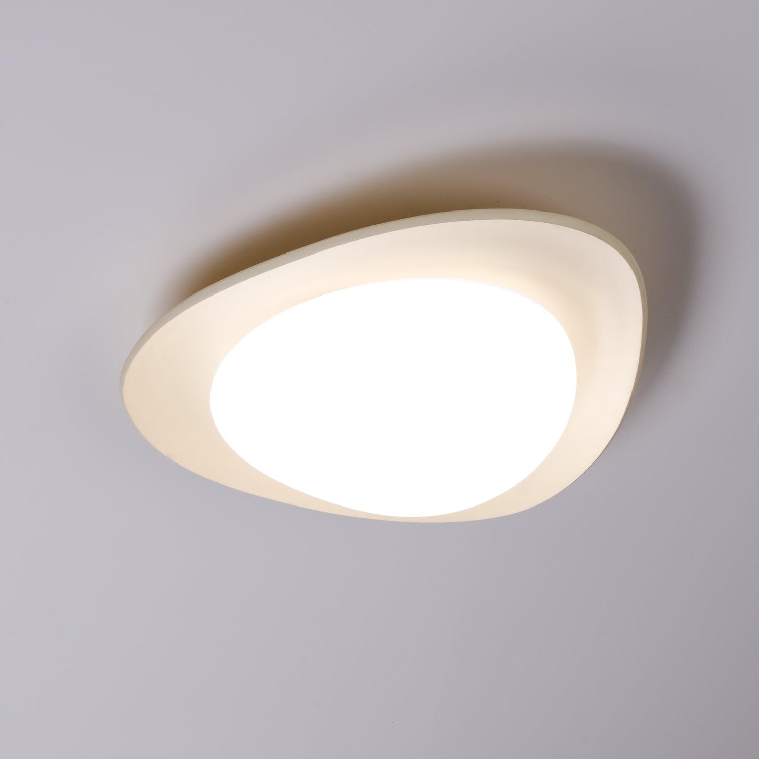 Blex Ceiling Lamp Green&Beige Pebble Shape - Neutralighting