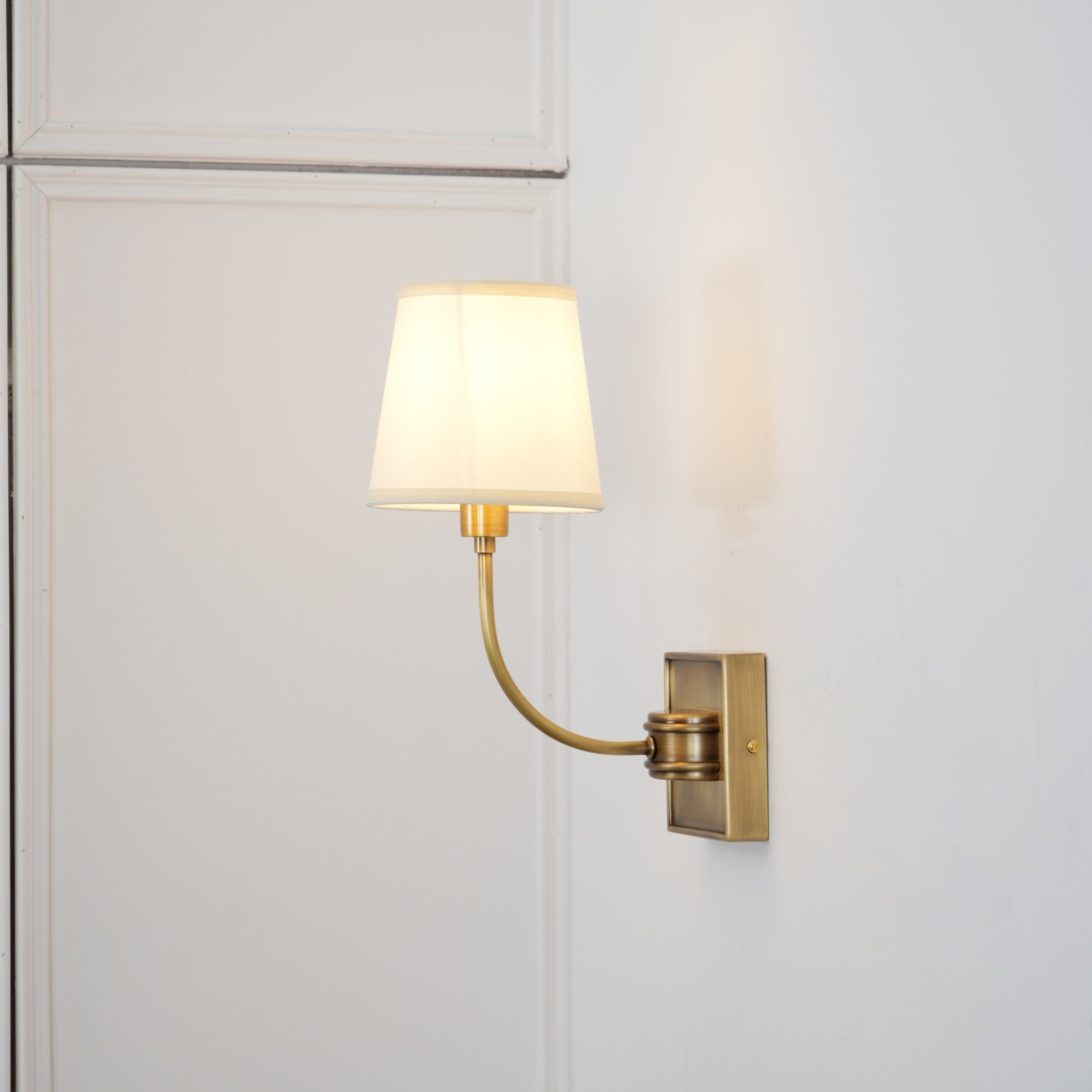 Victor Wall Lamp Black Bronze Fabric - Neutralighting