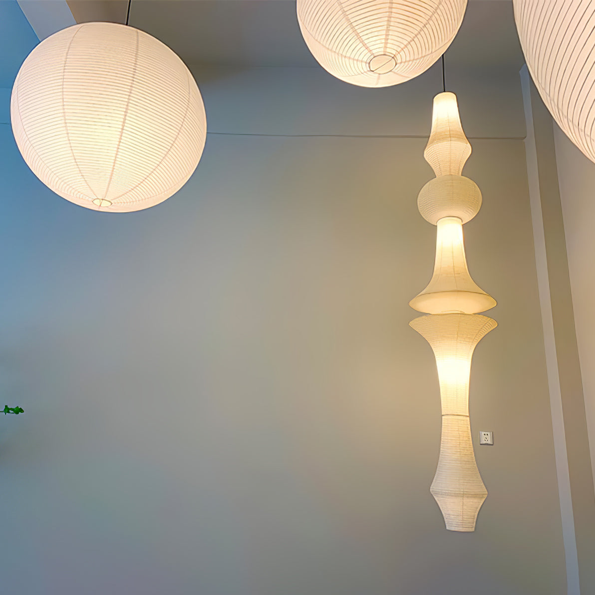 Faye Sculptural Paper Vertical Pendant Light - Neutralighting
