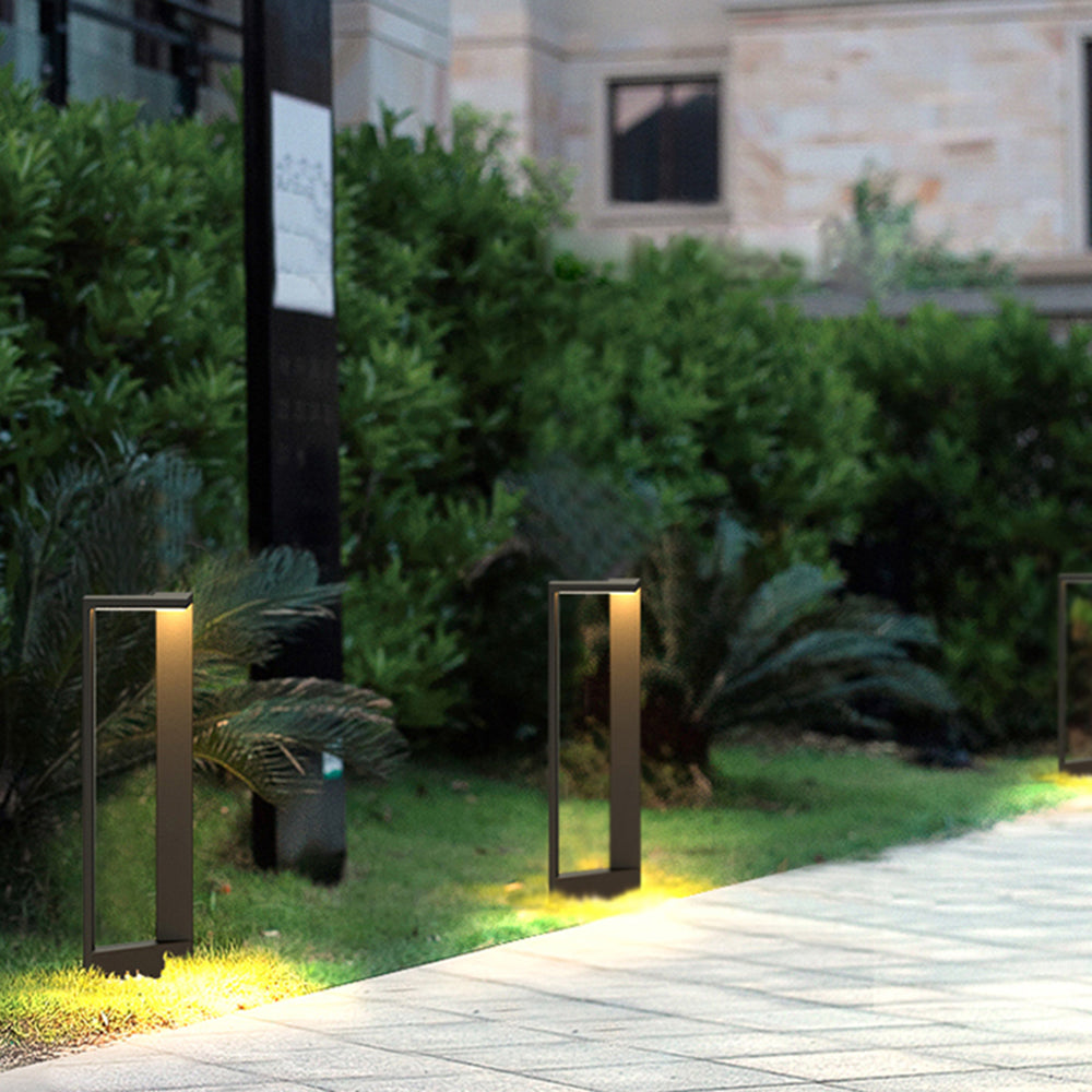 Ray Minimalist Metal Right-angle Shaped Outdoor Path Light, Black - Neutralighting