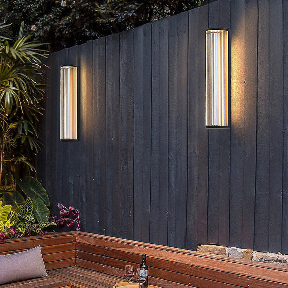 Ray Modern Semi-Cylindrical Outdoor Metal/Acrylic Wall Lamp, Clear/Black - Neutralighting