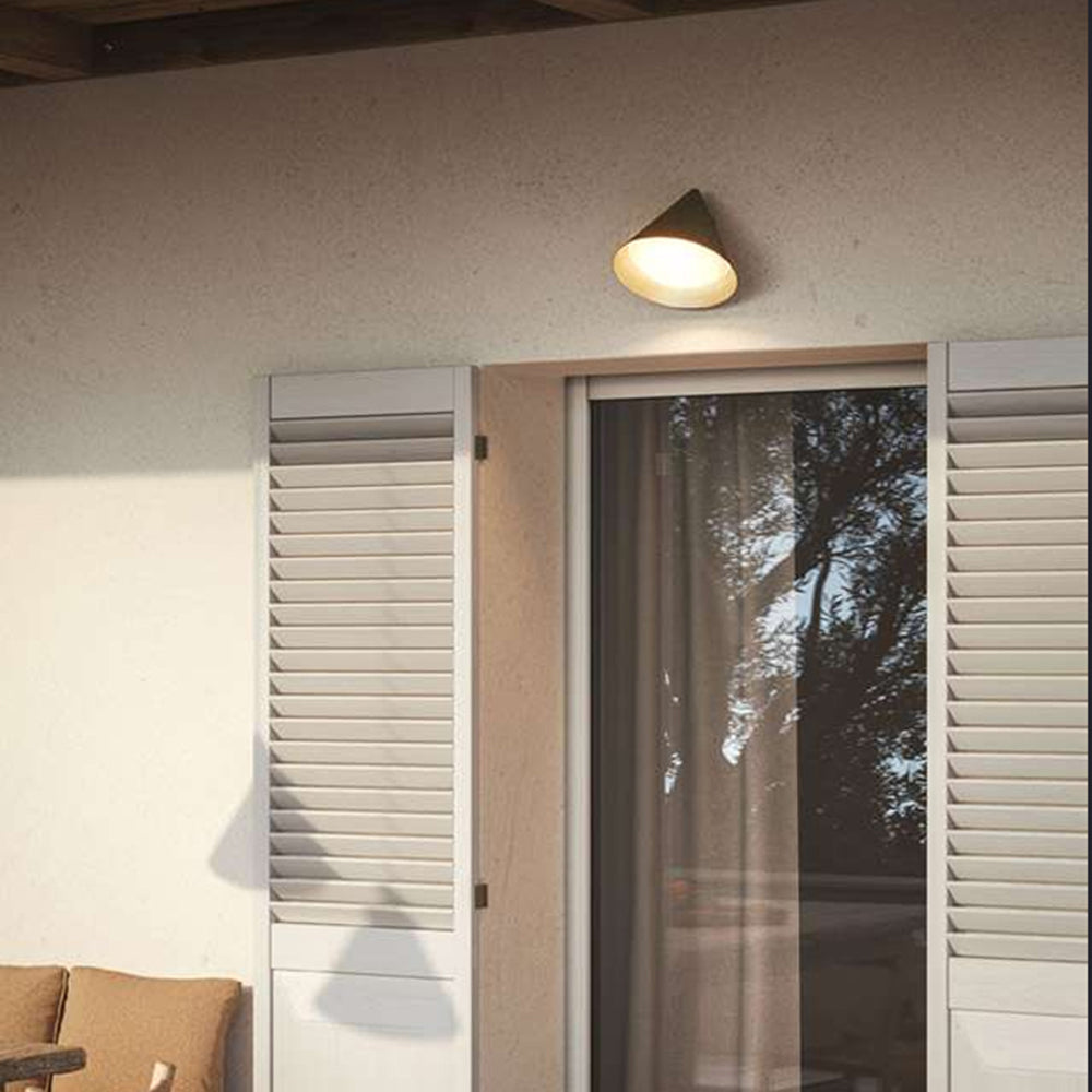 Ray Modern Minimalist Cone Metal Outdoor Waterproof Wall Lamp，Black/Gold - Neutralighting