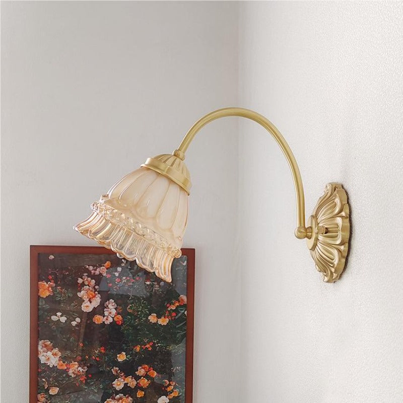 Arisha Retro LED Indoor Wall Lamp Gold Glass Flower-shaped Design Bedroom - Neutralighting