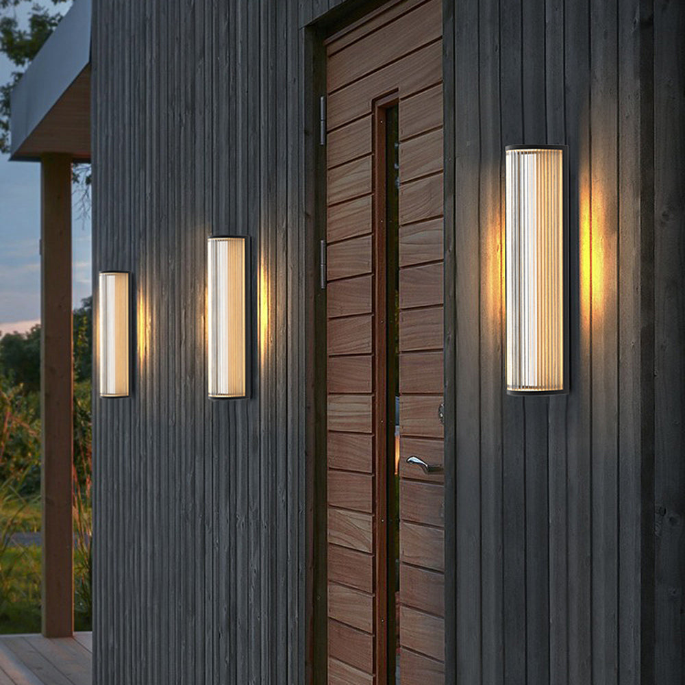 Ray Modern Semi-Cylindrical Outdoor Metal/Acrylic Wall Lamp, Clear/Black - Neutralighting