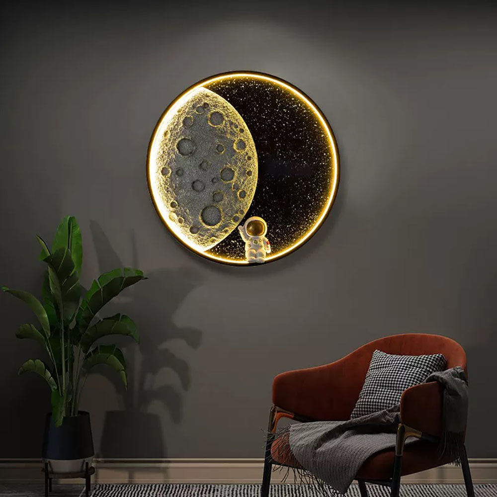 Aria Astronaut Round Moon Black Wall Lamp, Metal - Neutralighting