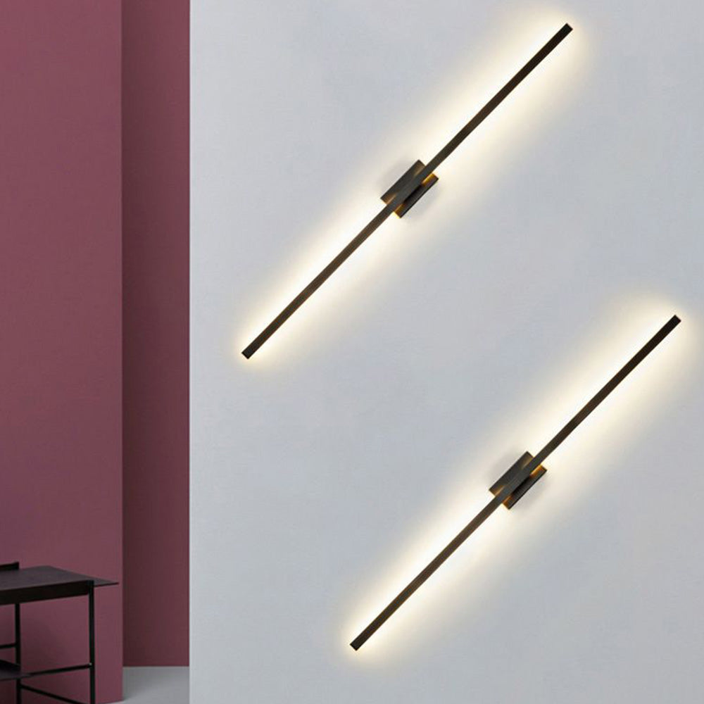 Arisha Minimalist Bar Black Metal Wall Lamp - Neutralighting